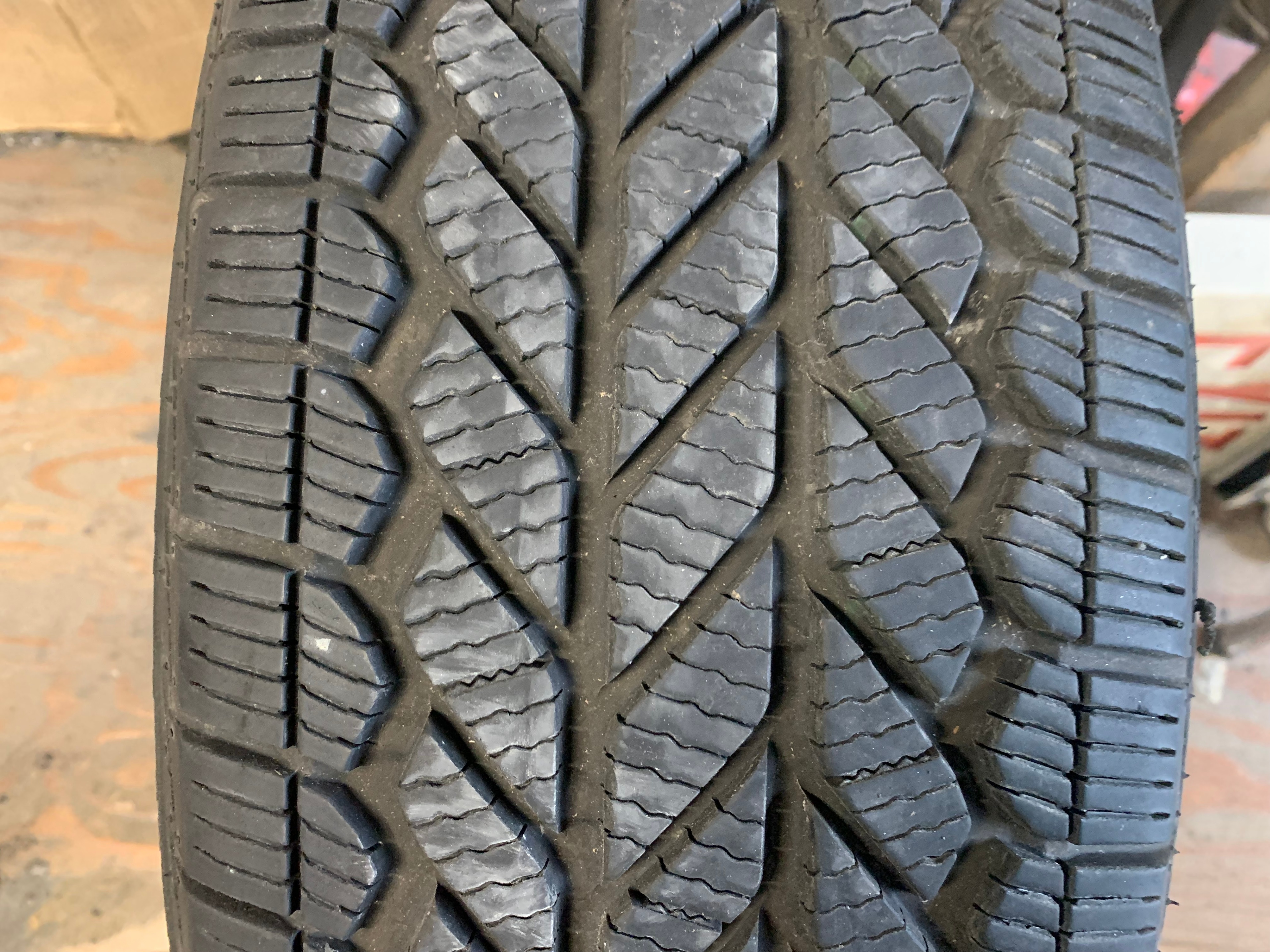 1 X single 225/65/17 M+S 102H Bridgestone Weatherpeak with 80% - photo 2