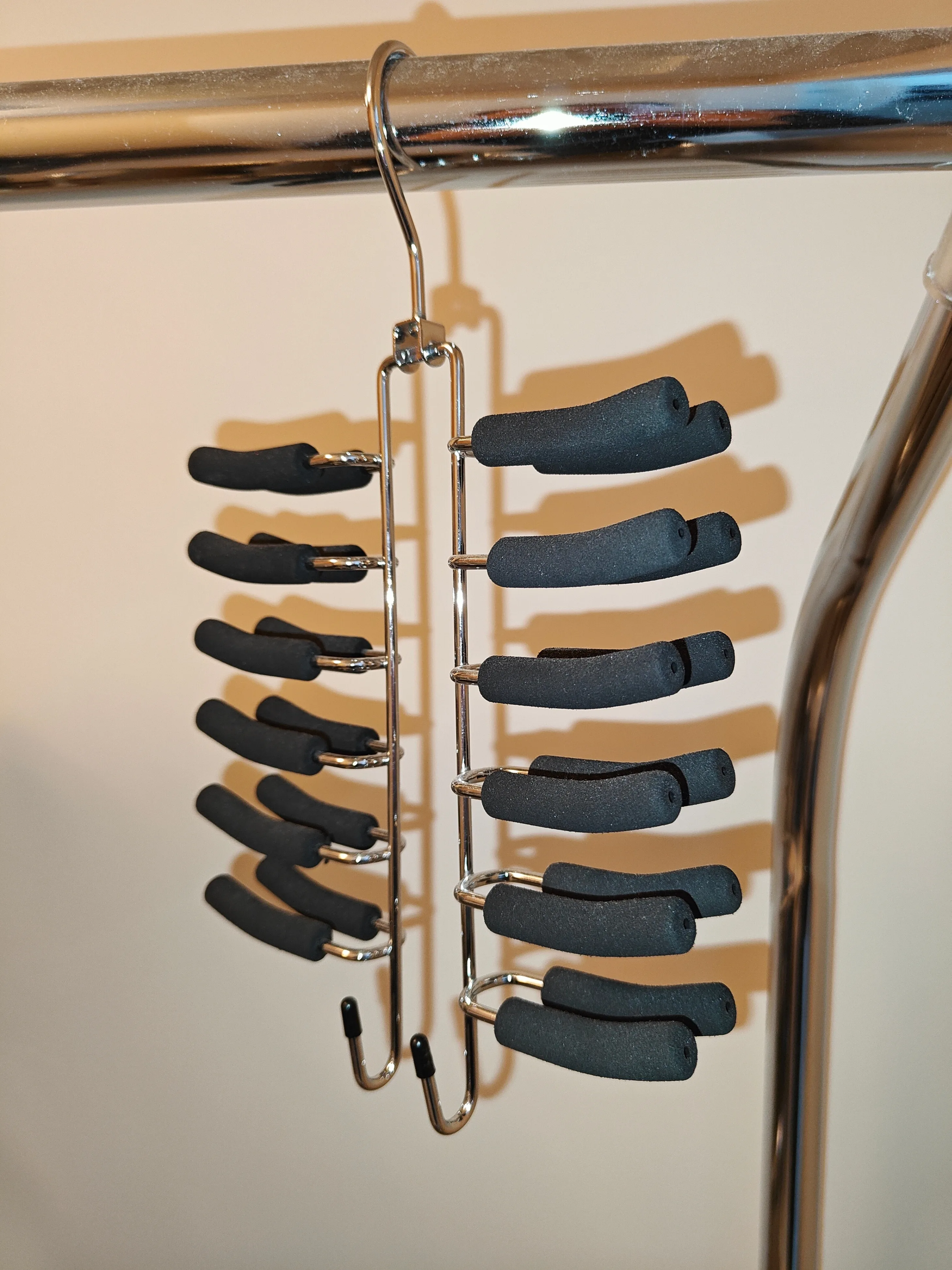 24 Tie Organizer Rack Hanger w/ Padded Foam and 2 Belt Hooks