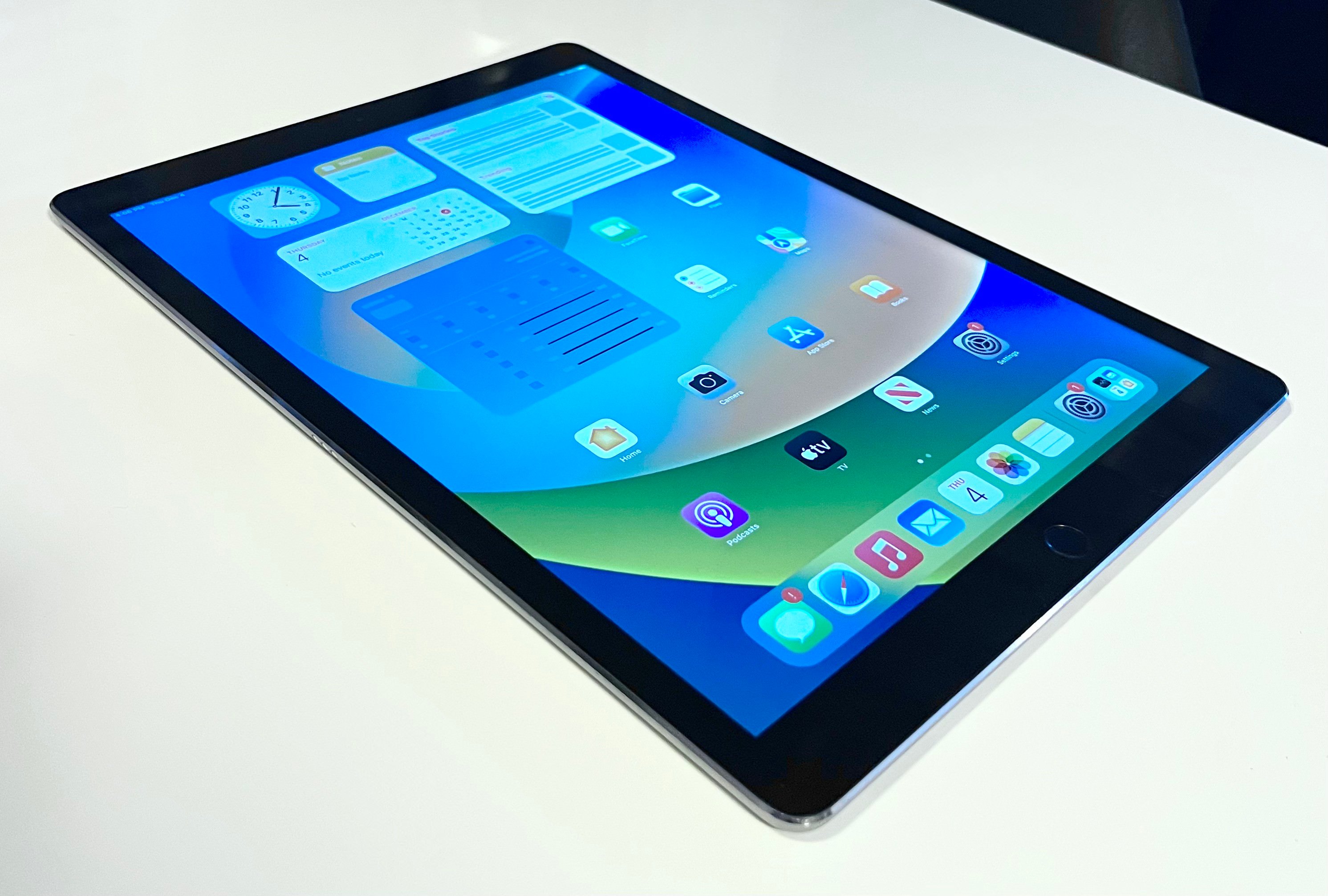 MINT SPACE GREY APPLE IPAD PRO 12.9 32GB TABLET