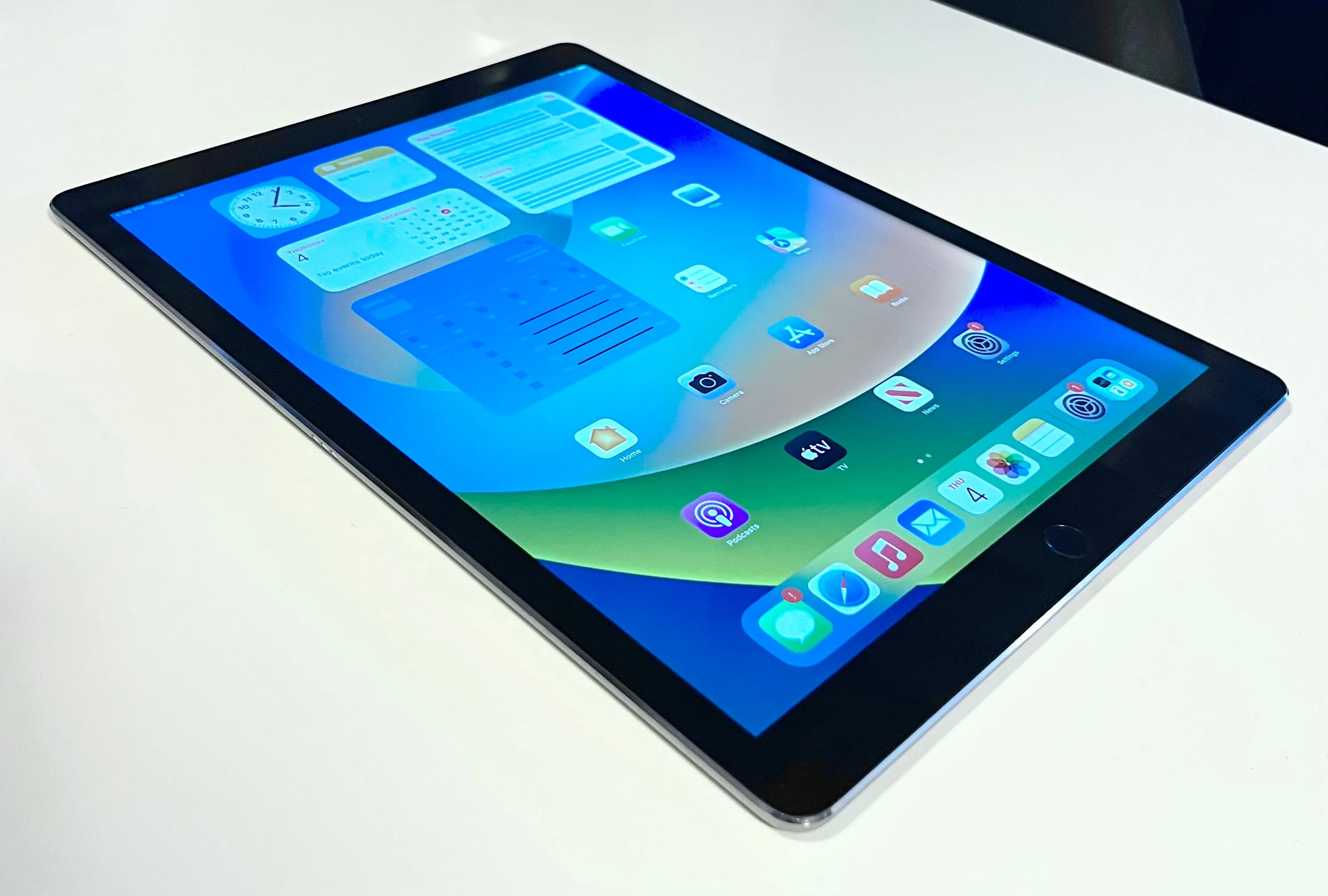 MINT SPACE GREY APPLE IPAD PRO 12.9 32GB TABLET