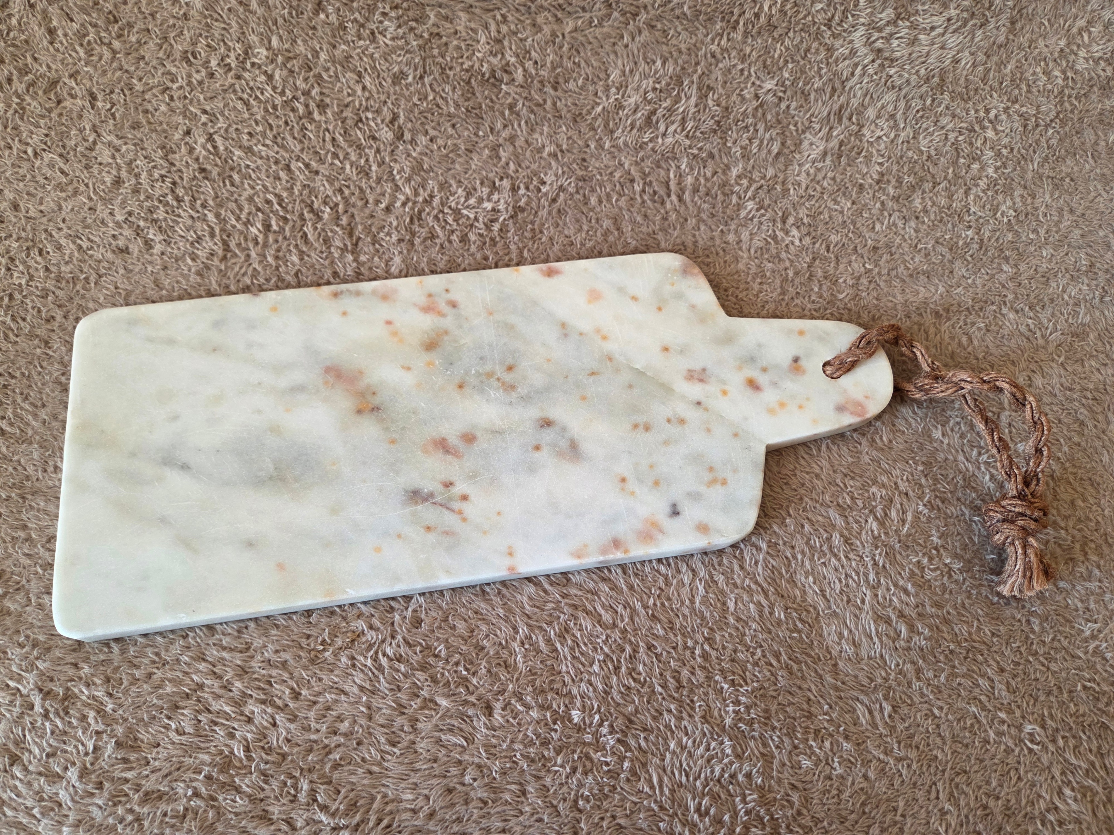 Handcrafted Marble Cheese Board, 32×13 cm – India - photo 2