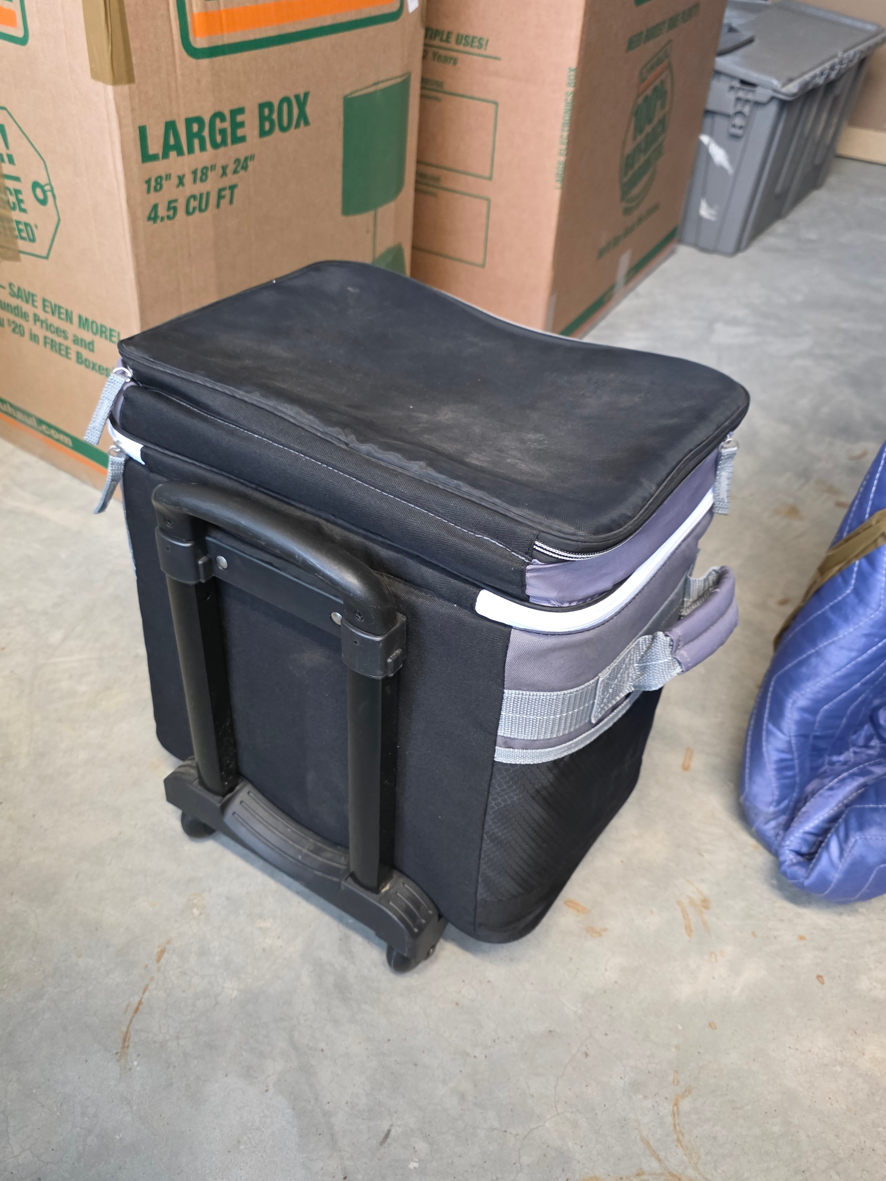 Portable Cooler with Handle (mint condition) - photo 4