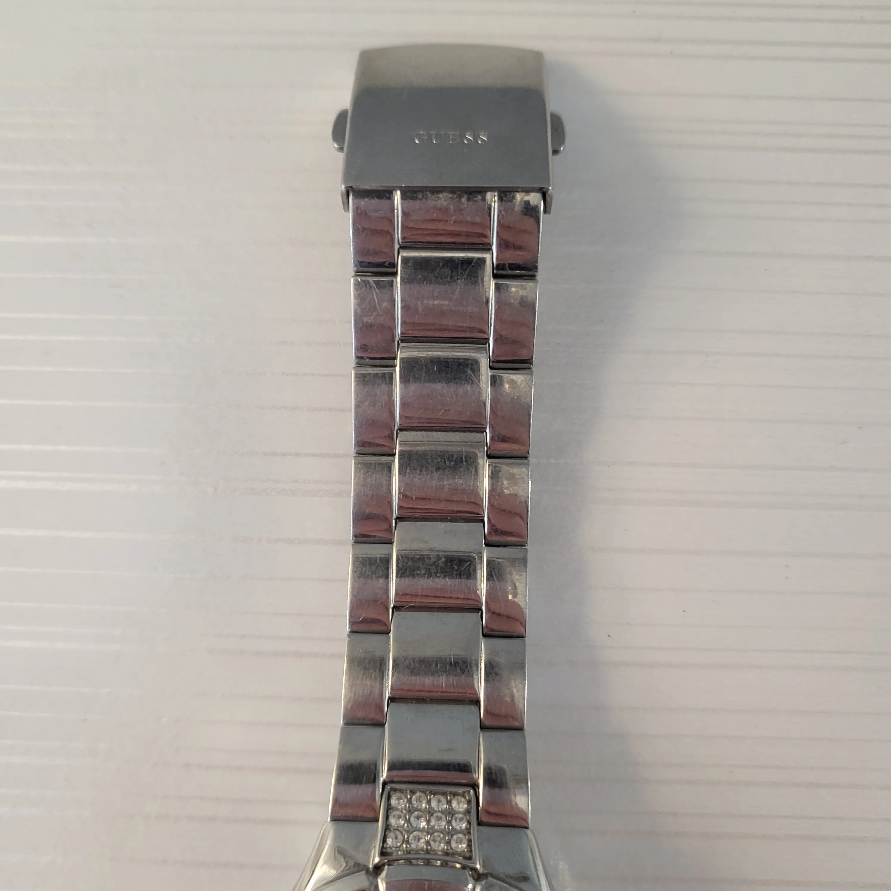 Gently Used! Guess Silver Chronograph Watch - Quick Pickup!🚀 image indicator(7)