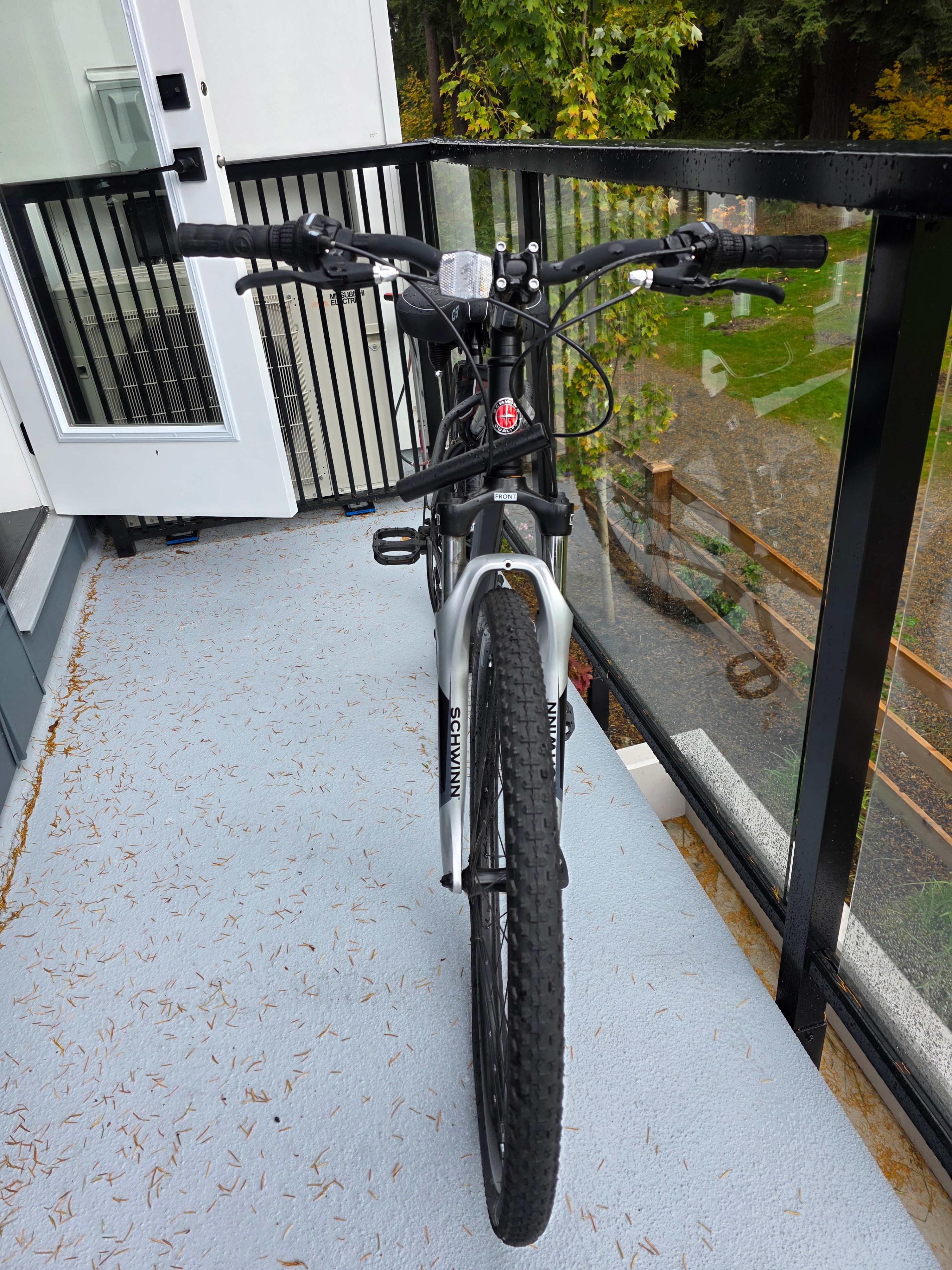 27.5 Inch - Adult Unisex Schwinn Hybrid Bike - Great Condition! - photo 4