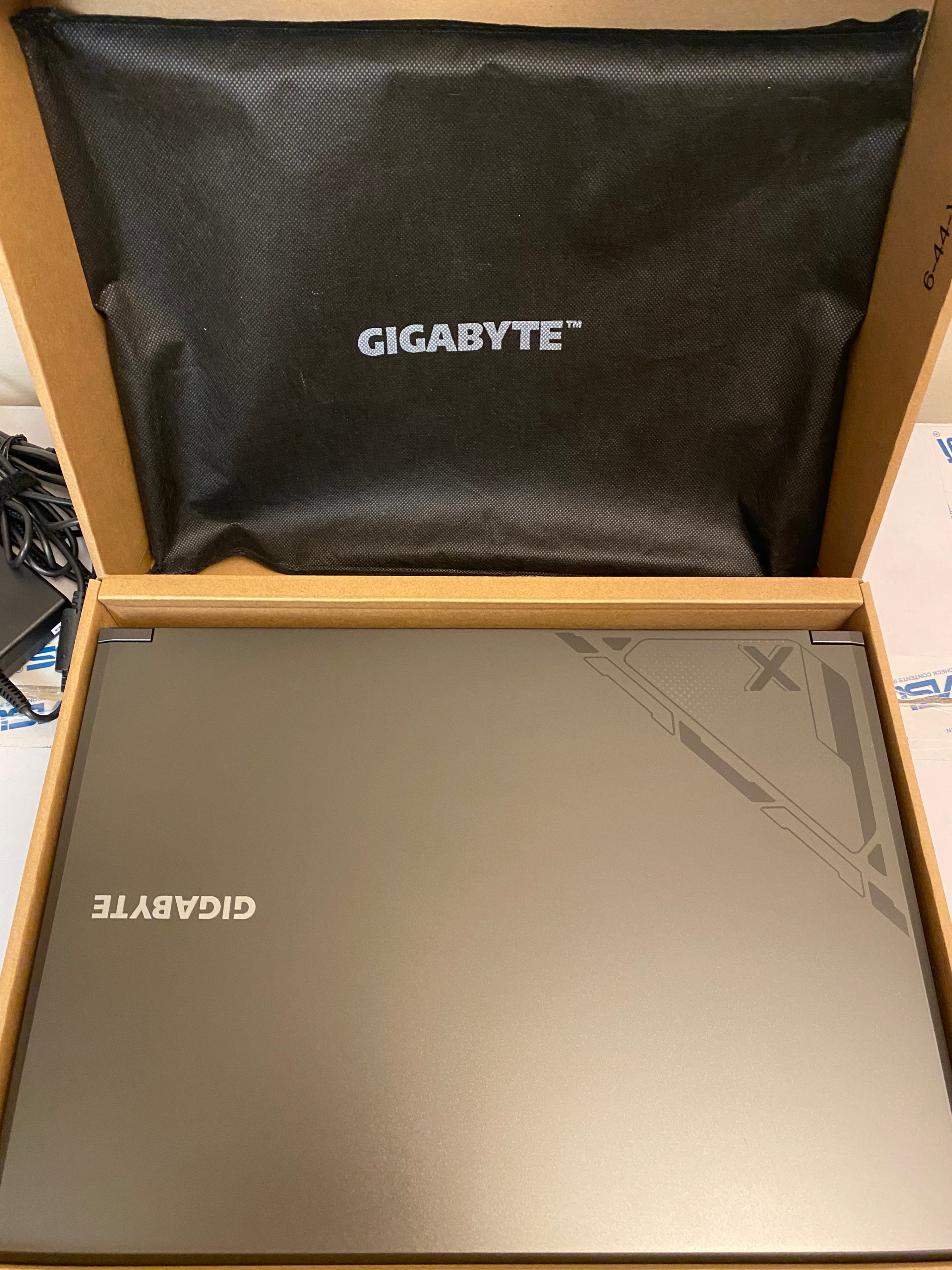 NEW Gigabyte G6X RTX 4060 32GB Laptop 16" Intel i7-13650HX