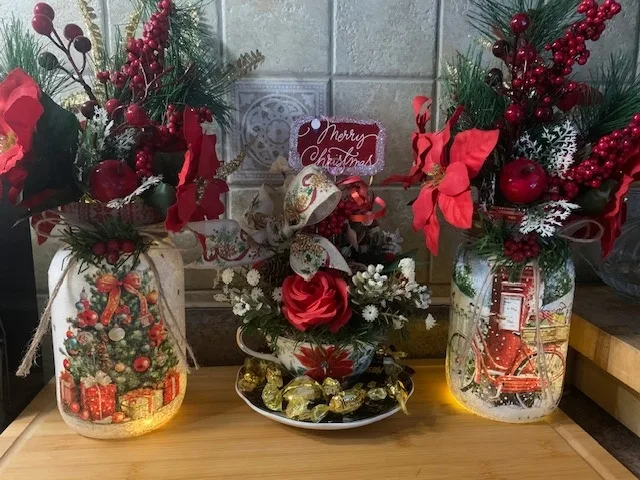 Beautiful Hand Decorated Glass Christmas Jars with Lights image indicator(5)