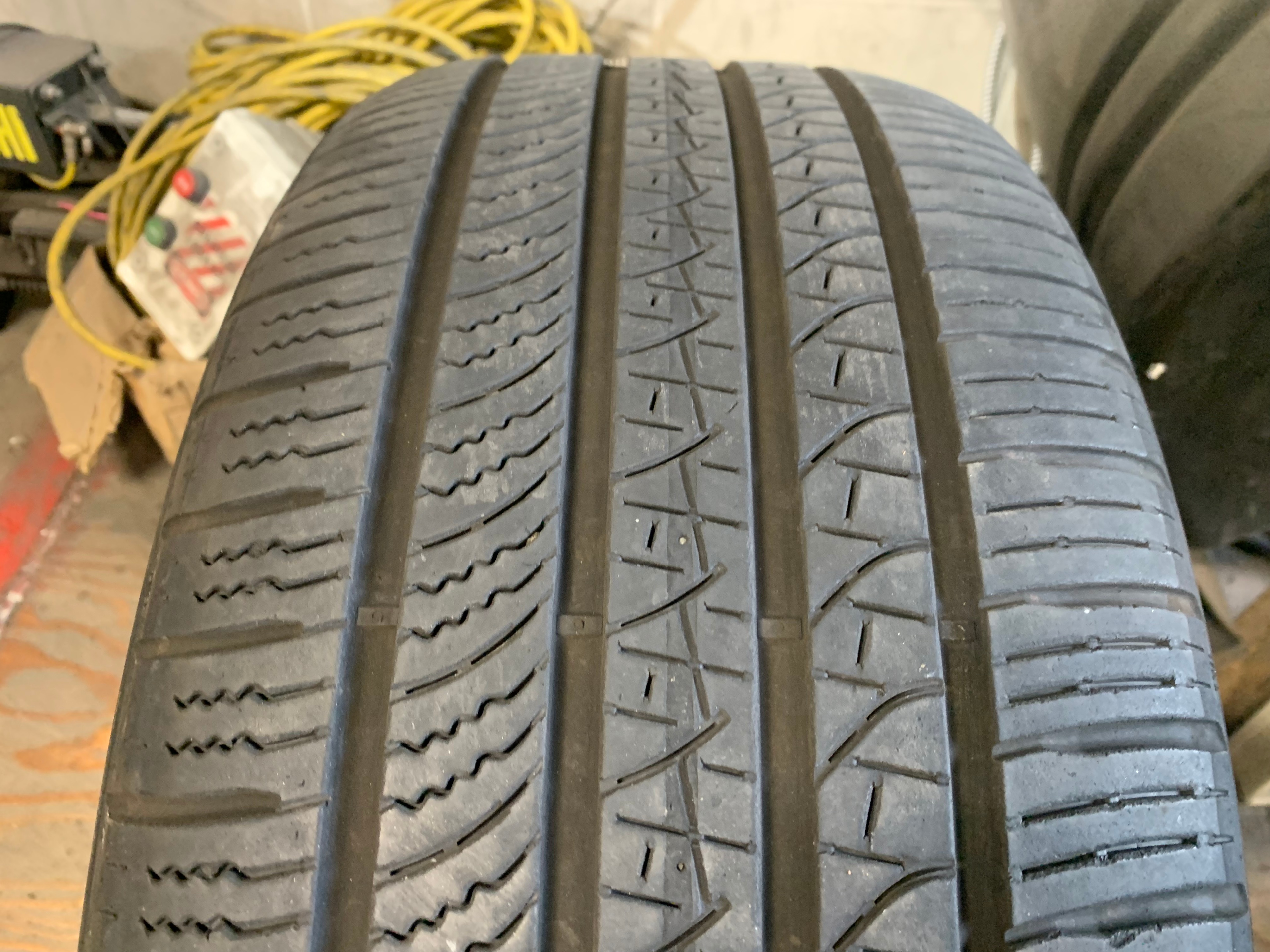 1 X single 245/40/20 99H M+S Pirelli Pzero A/S with 70% tread - photo 3