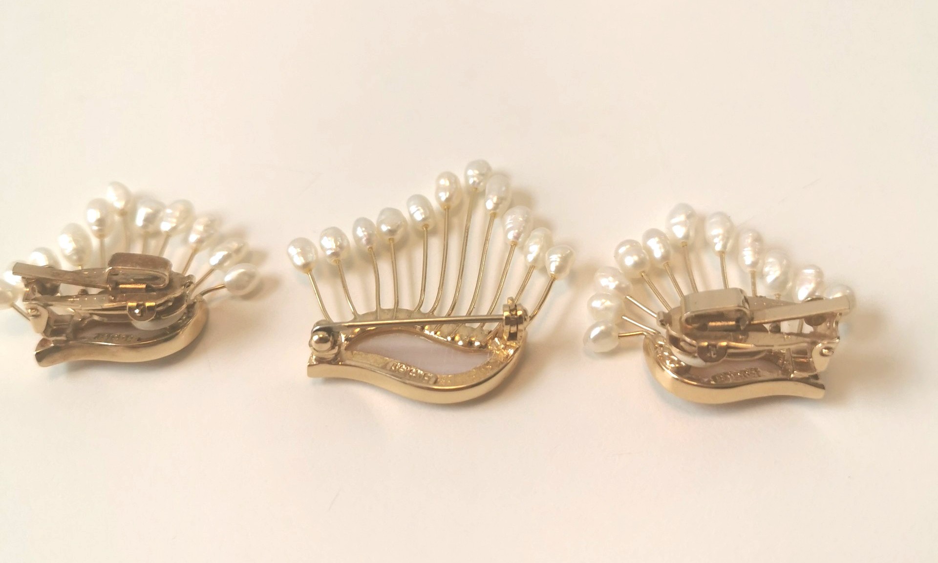 Butler Vintage Brooch and Clip On Earrings: Mother of Pearl 80s - photo 4