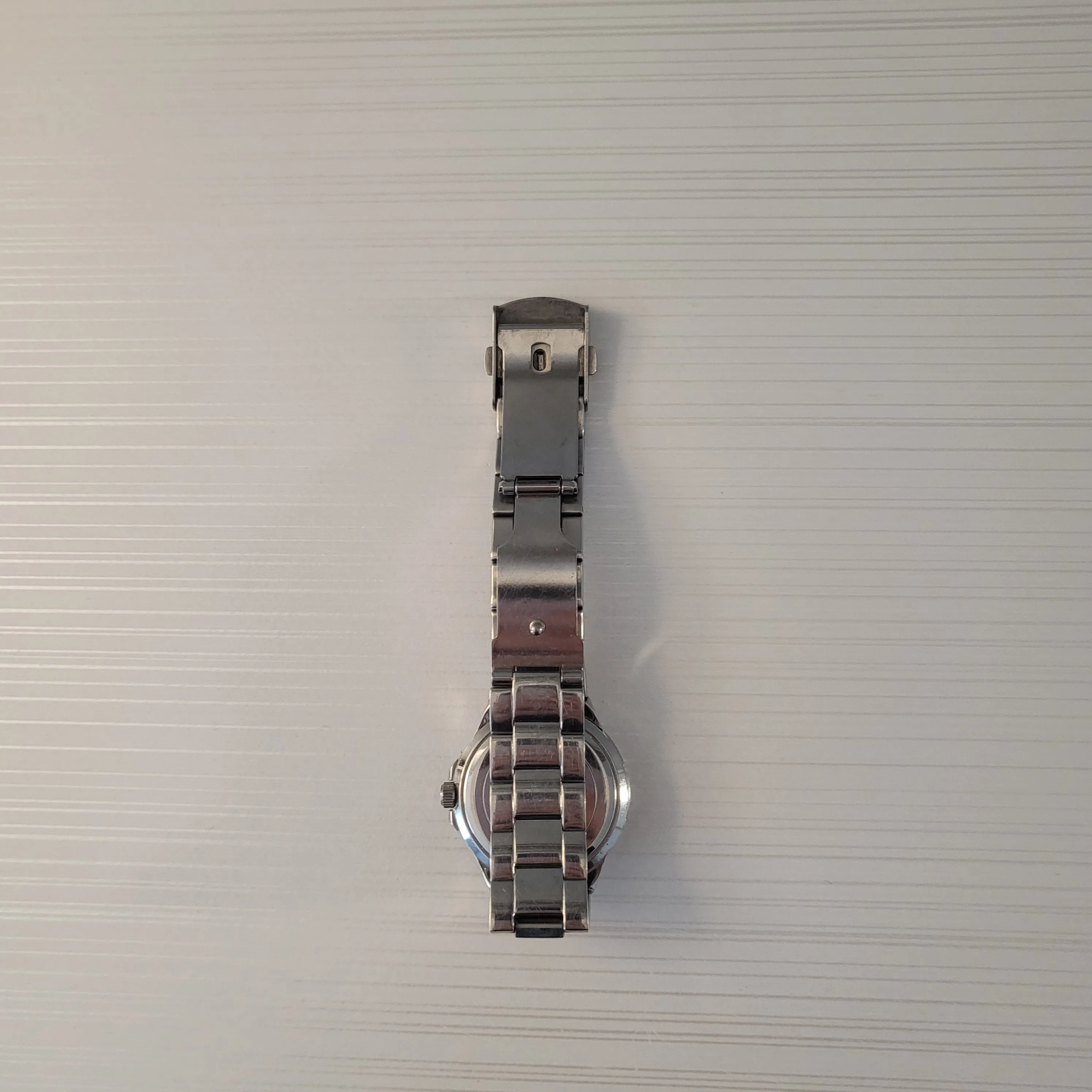 Gently Used! Guess Silver Chronograph Watch - Quick Pickup!🚀 image indicator(3)