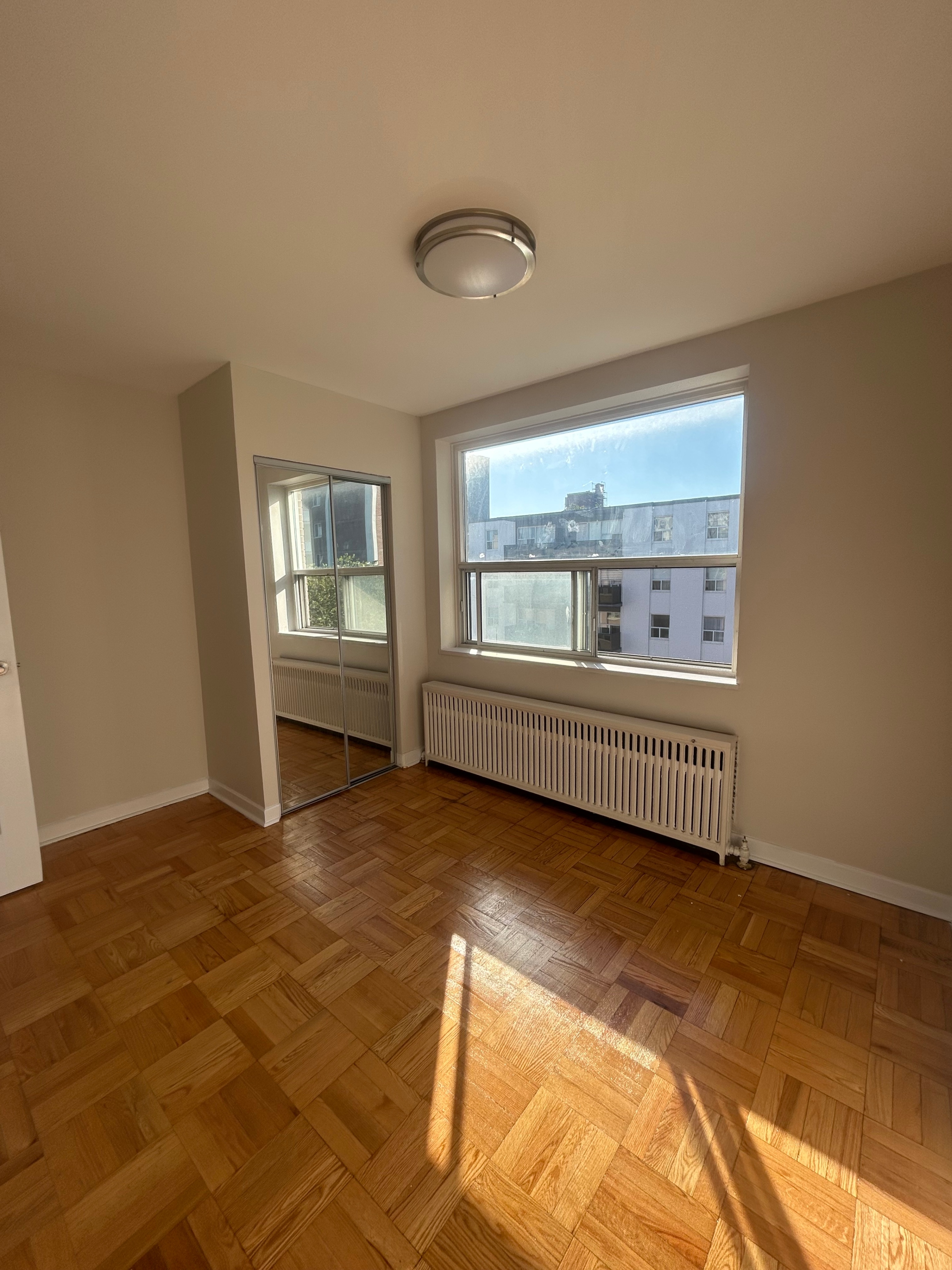 Large 2 Bedroom Suite - Feb 1 Occupancy! - photo 2