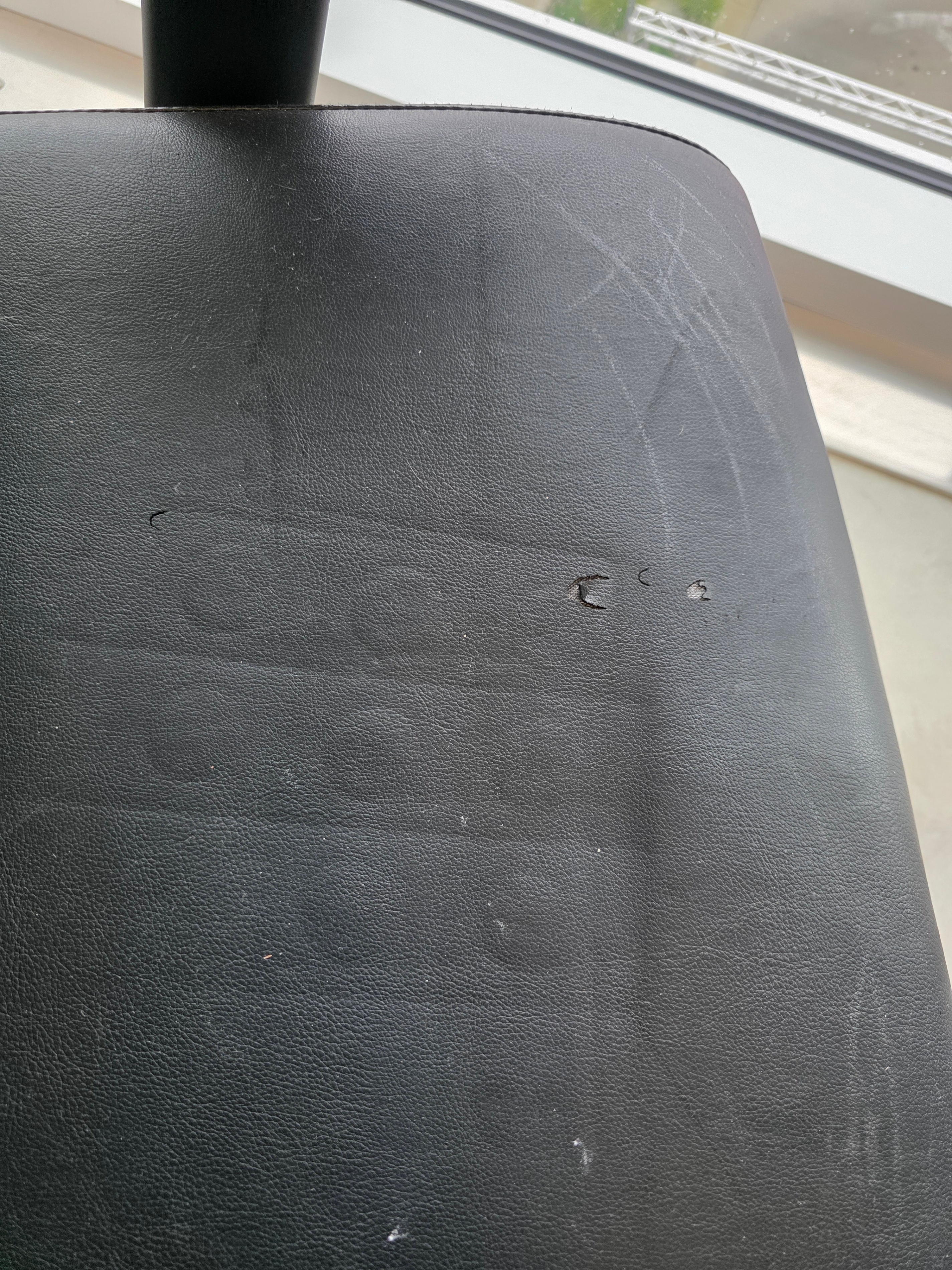 🪑 Executive-Size Black Leather Desk Chair – Adjustable - photo 4