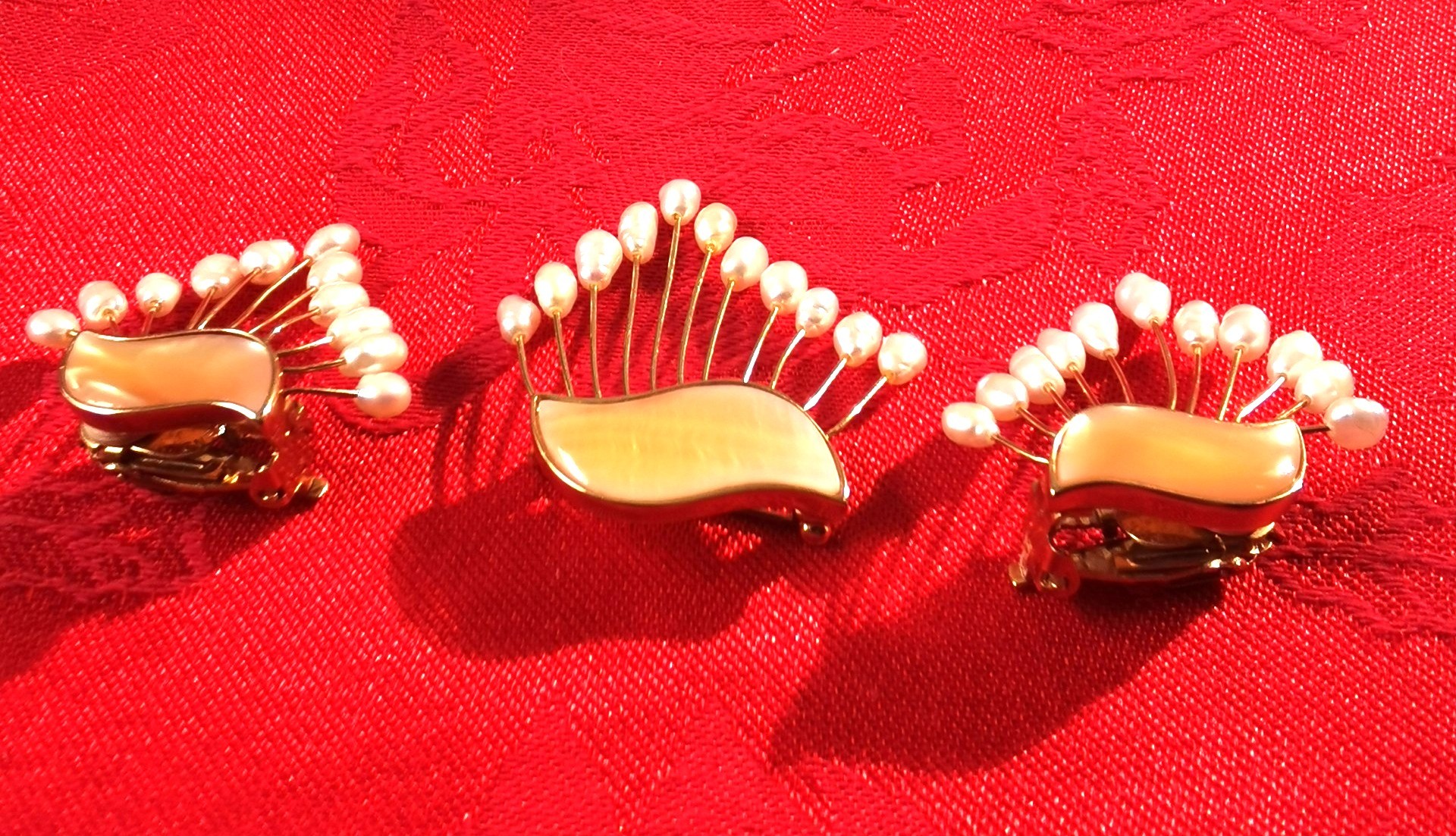 Butler Vintage Brooch and Clip On Earrings: Mother of Pearl 80s - photo 3