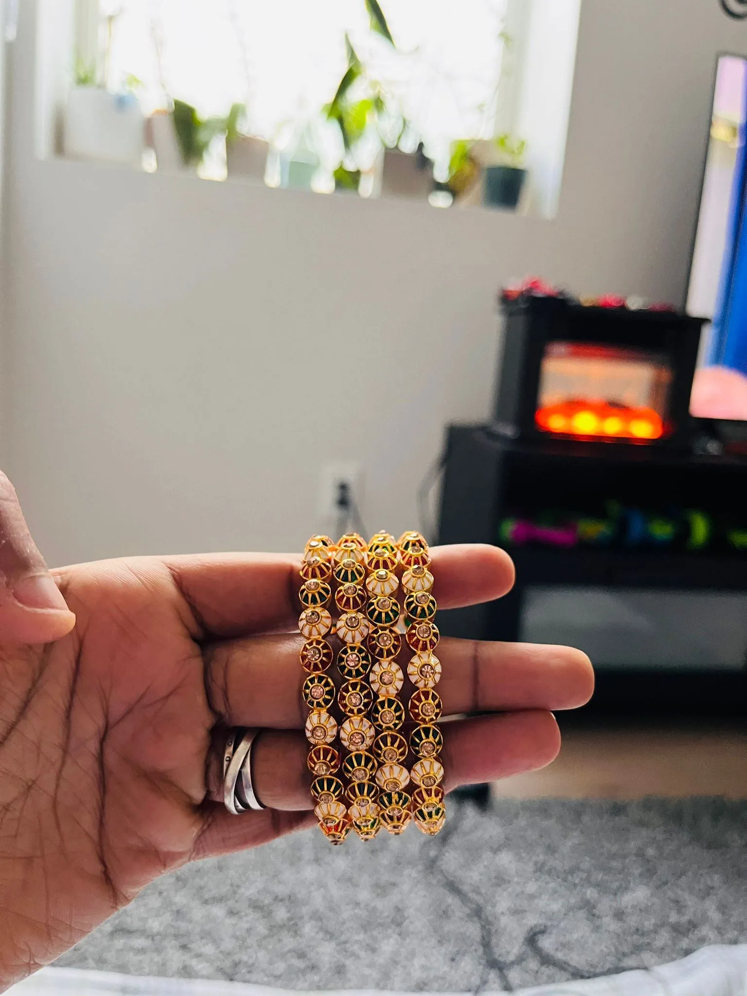 Set of 6 Gold and Silver Plated bangles - NEW image indicator(3)