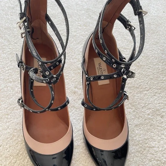 Authentic Valentino Garavani Rockstud Shoes image indicator(2)