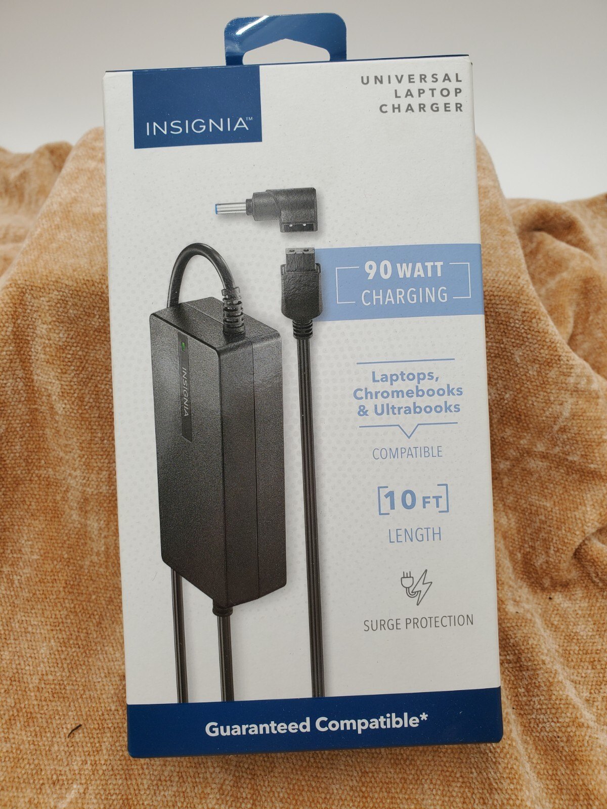 Insignia Universal 90W Laptop Charger