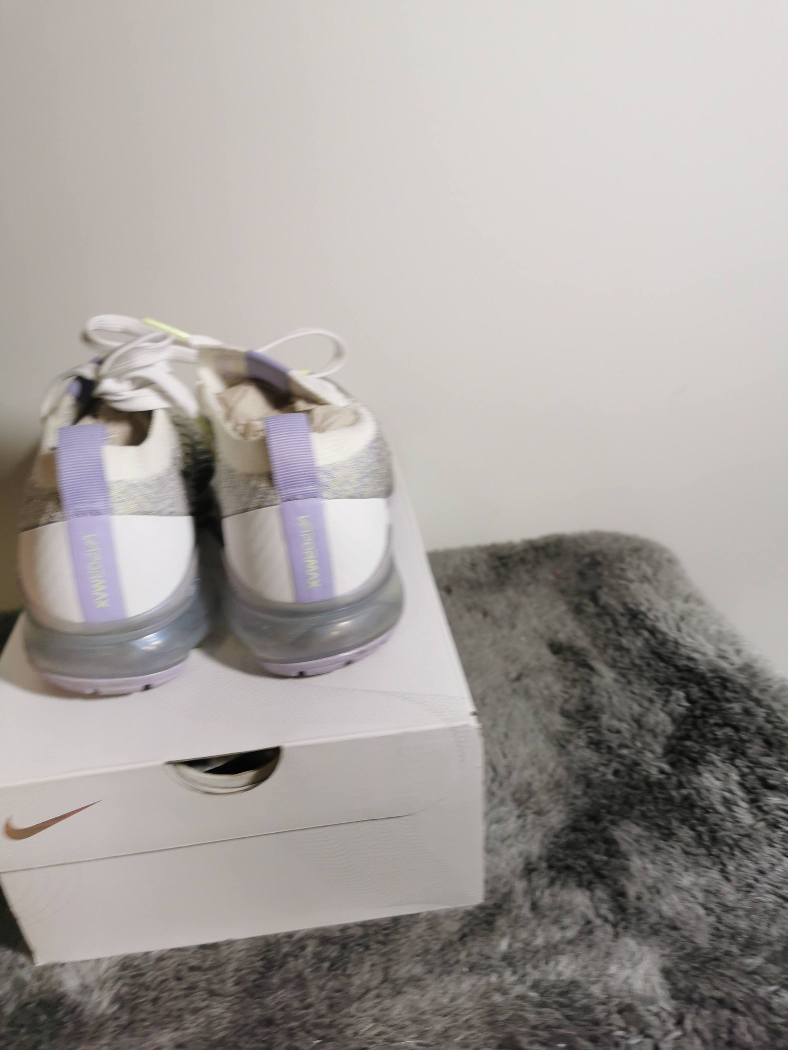 Nike Air VaporMax Flyknit 3, Women's Size 6 - photo 3