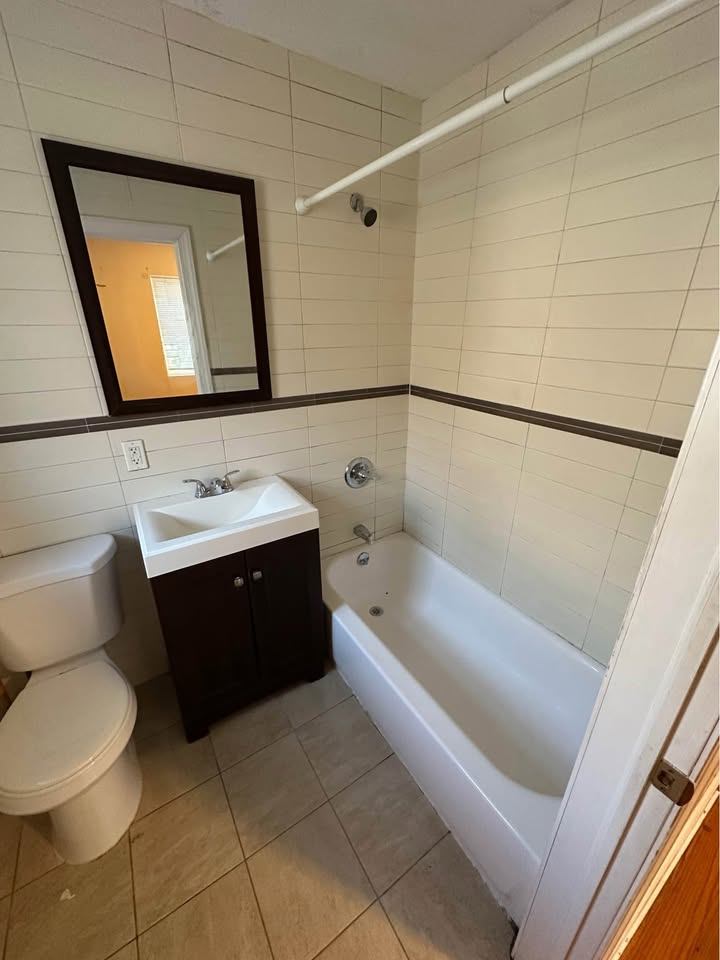 ROOM FOR RENT - WAKEFIELD AREA 10469 - photo 5