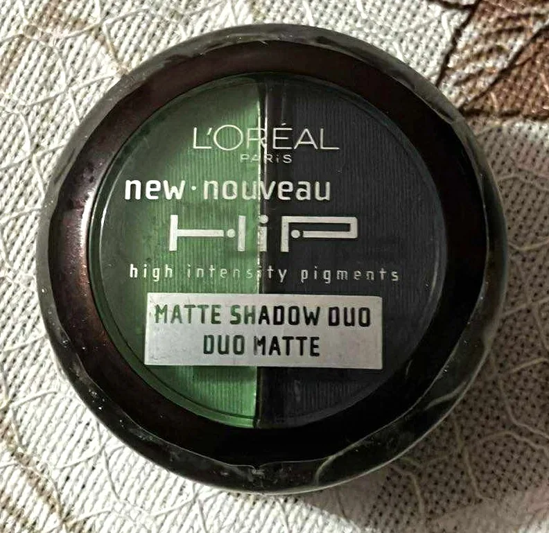 Necklace Green Rope and Gold Tone Pendents