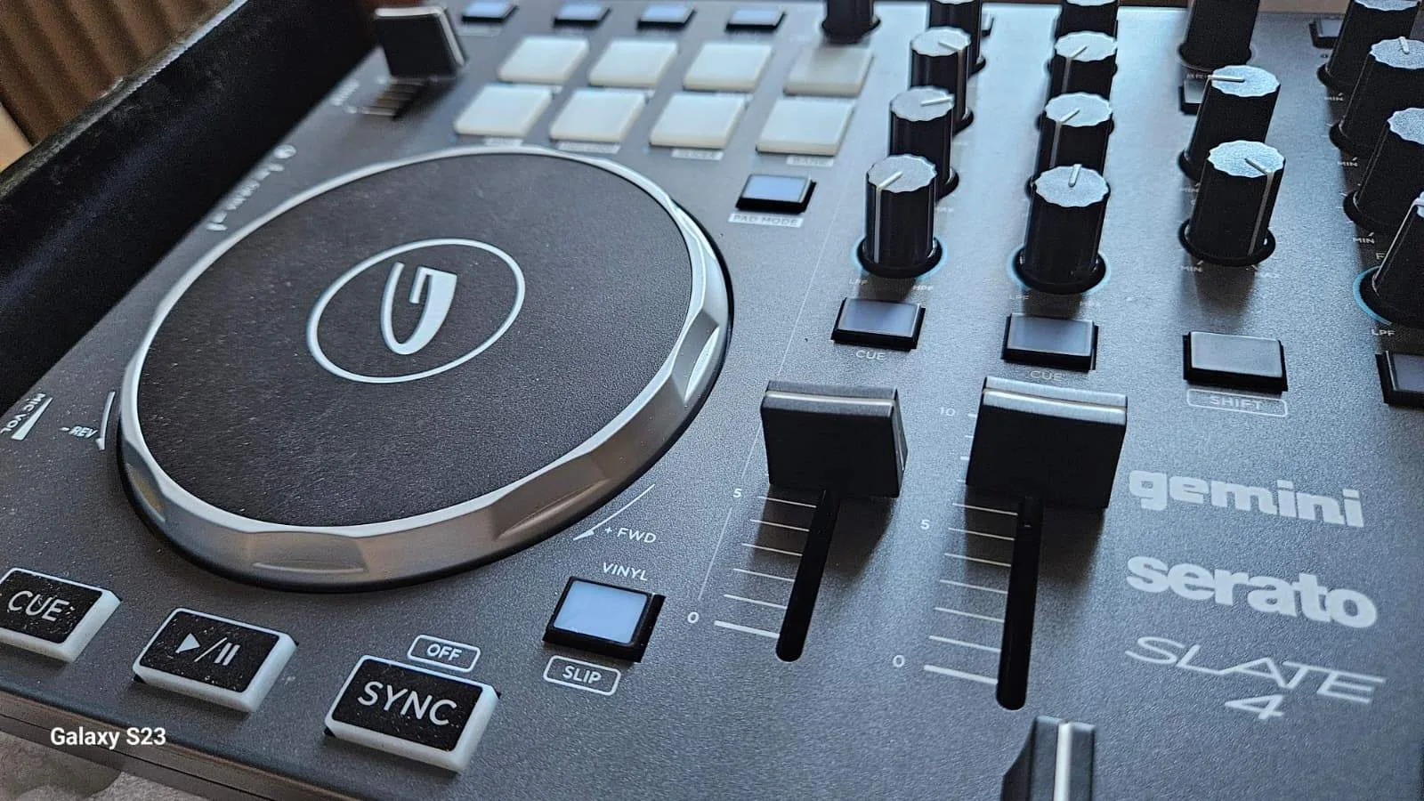 Gemini SLATE 4 4-Channel Serato Dj Controll Plug and Play image indicator(4)