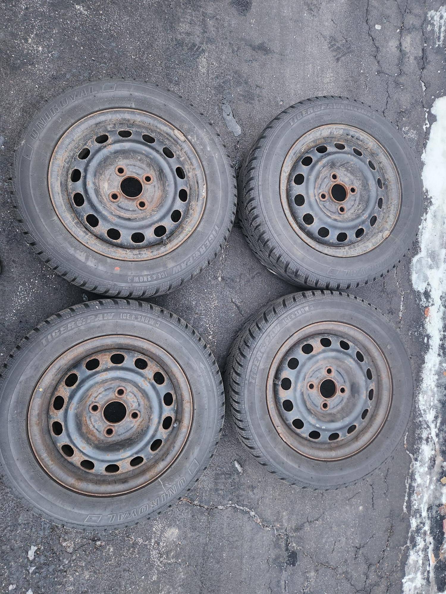 4 UNIROYAL TIGER PAW Winter Tires 175/65/14 with rims - photo 2