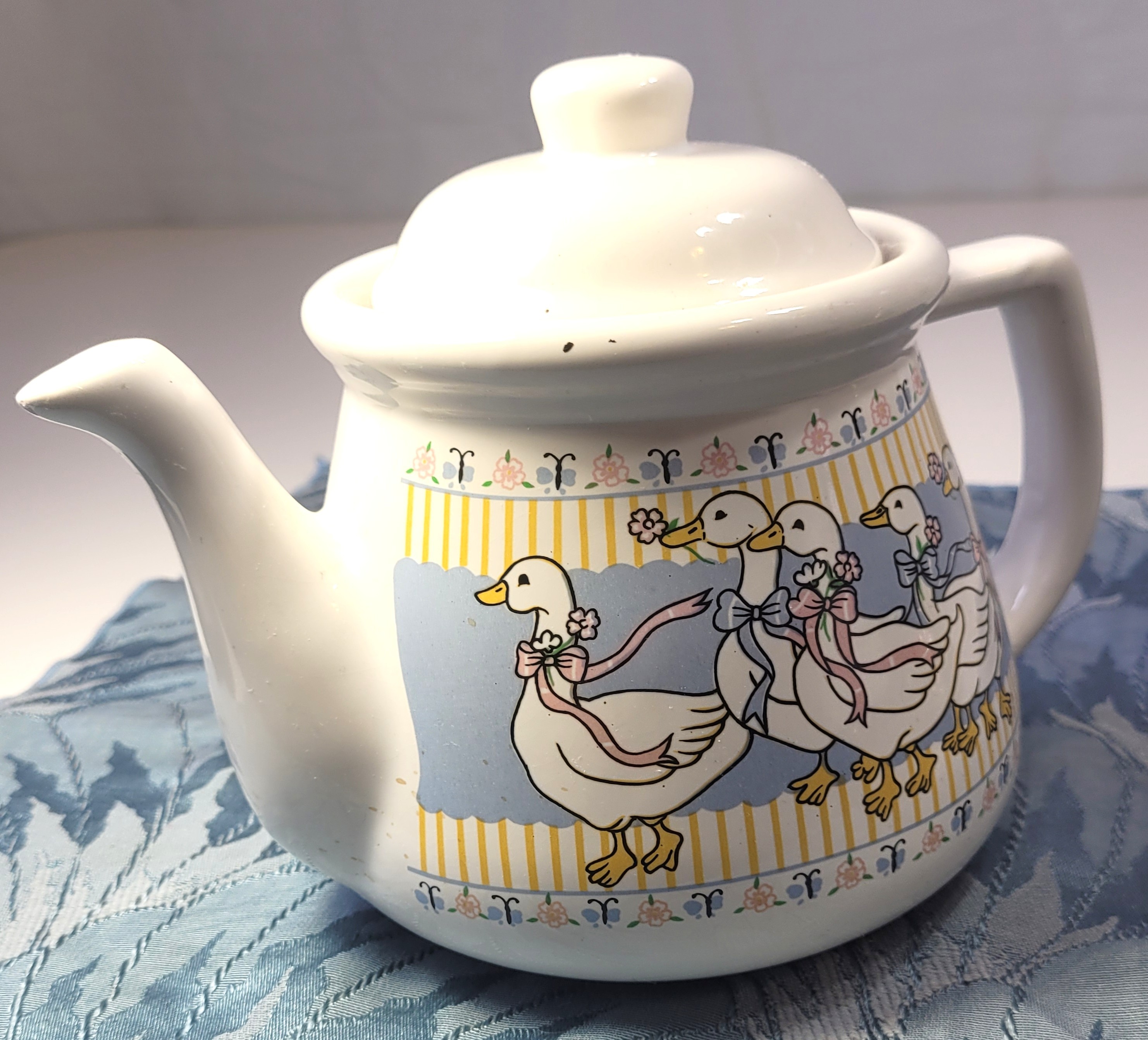 80s Ribbon Geese Teapot with Lid - The Collection B&D Taiwan