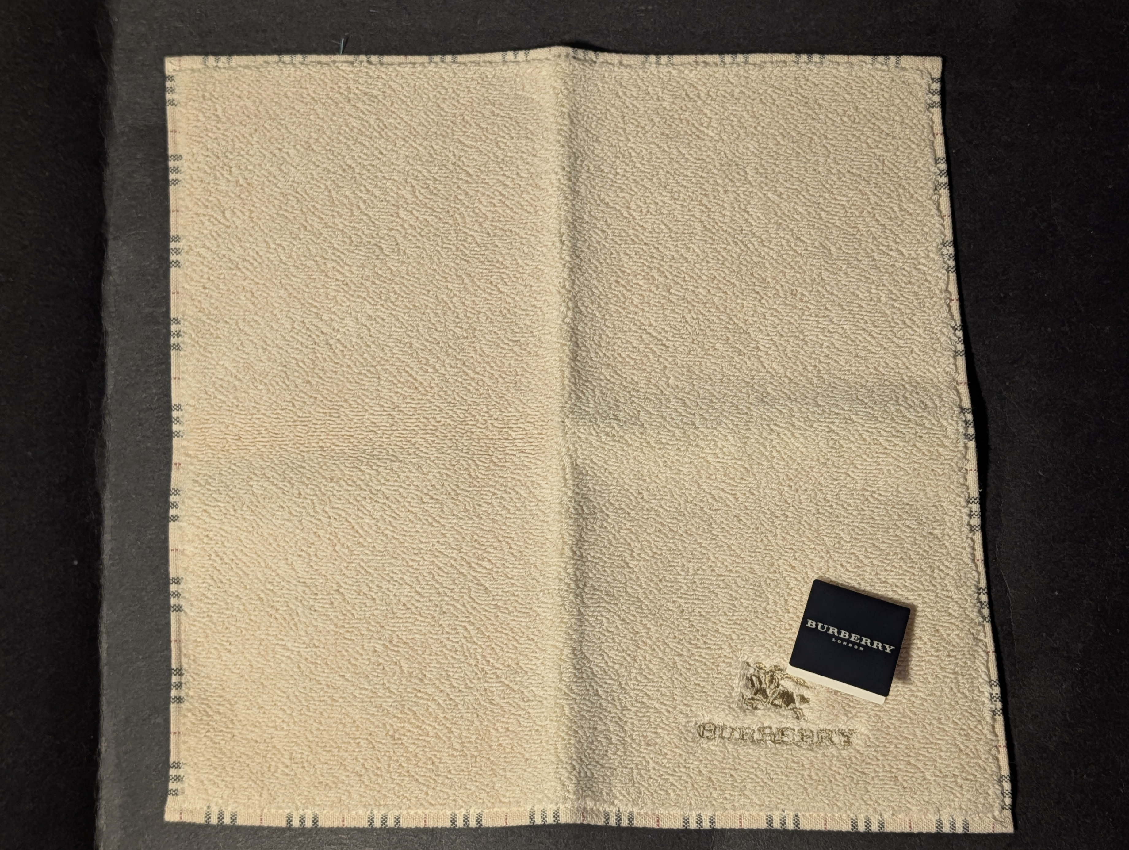 New Vintage Burberry Nova Check Face Towel - Made in Japan - photo 3