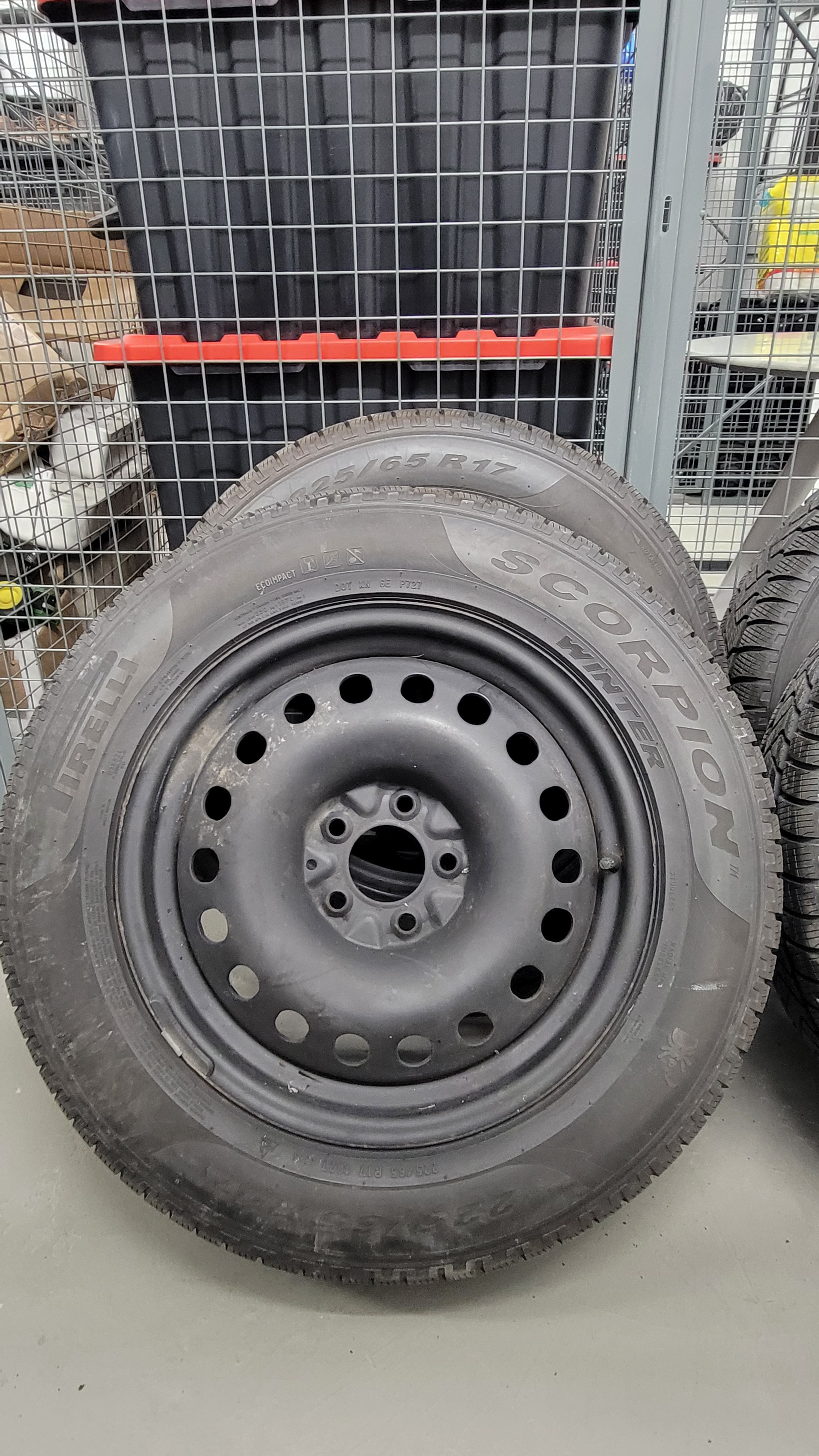 4 Pirelli Scorpion 225/65/R17 Winter Tire & Rims - photo 5