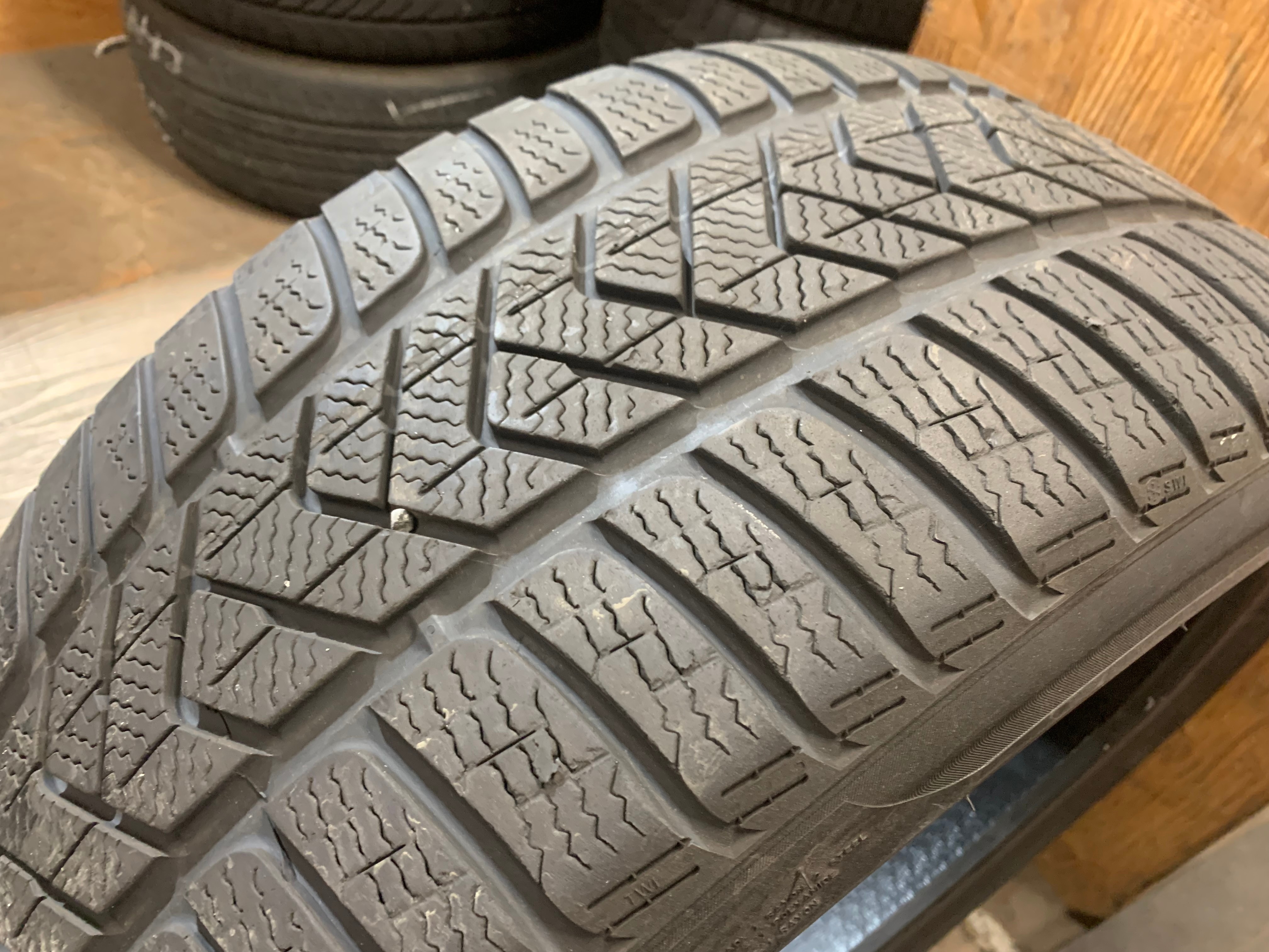 1 X single 255/35/20 97V M+S Pirelli Sottozero 3 (J) w 70% tread - photo 4