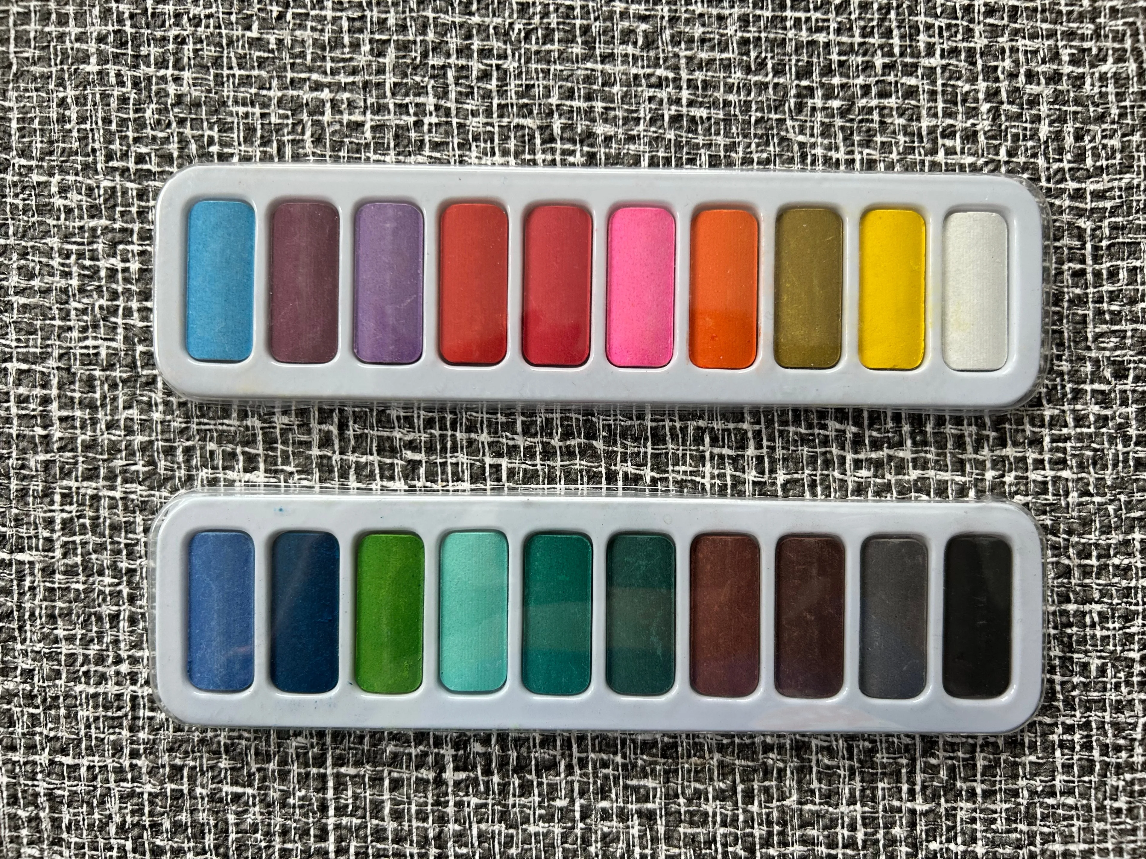 Assorted Art Supplies (Paints & Pastels) image indicator(8)