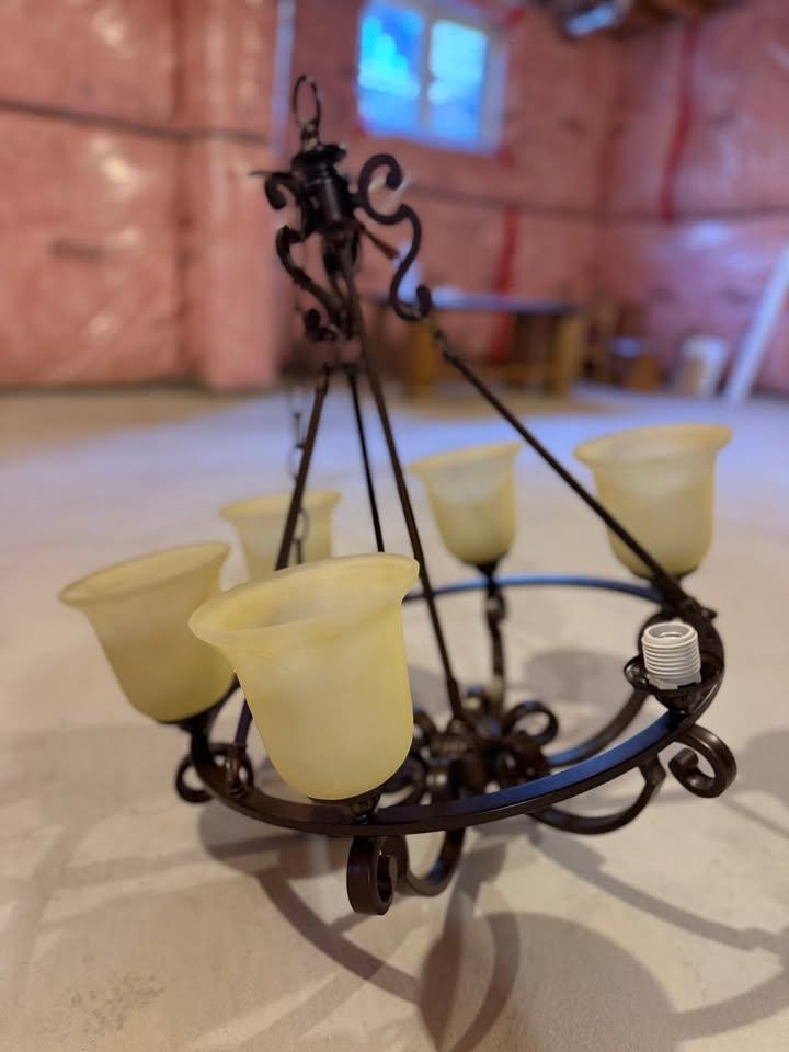 Two traditional chandeliers with glass shades - photo 5