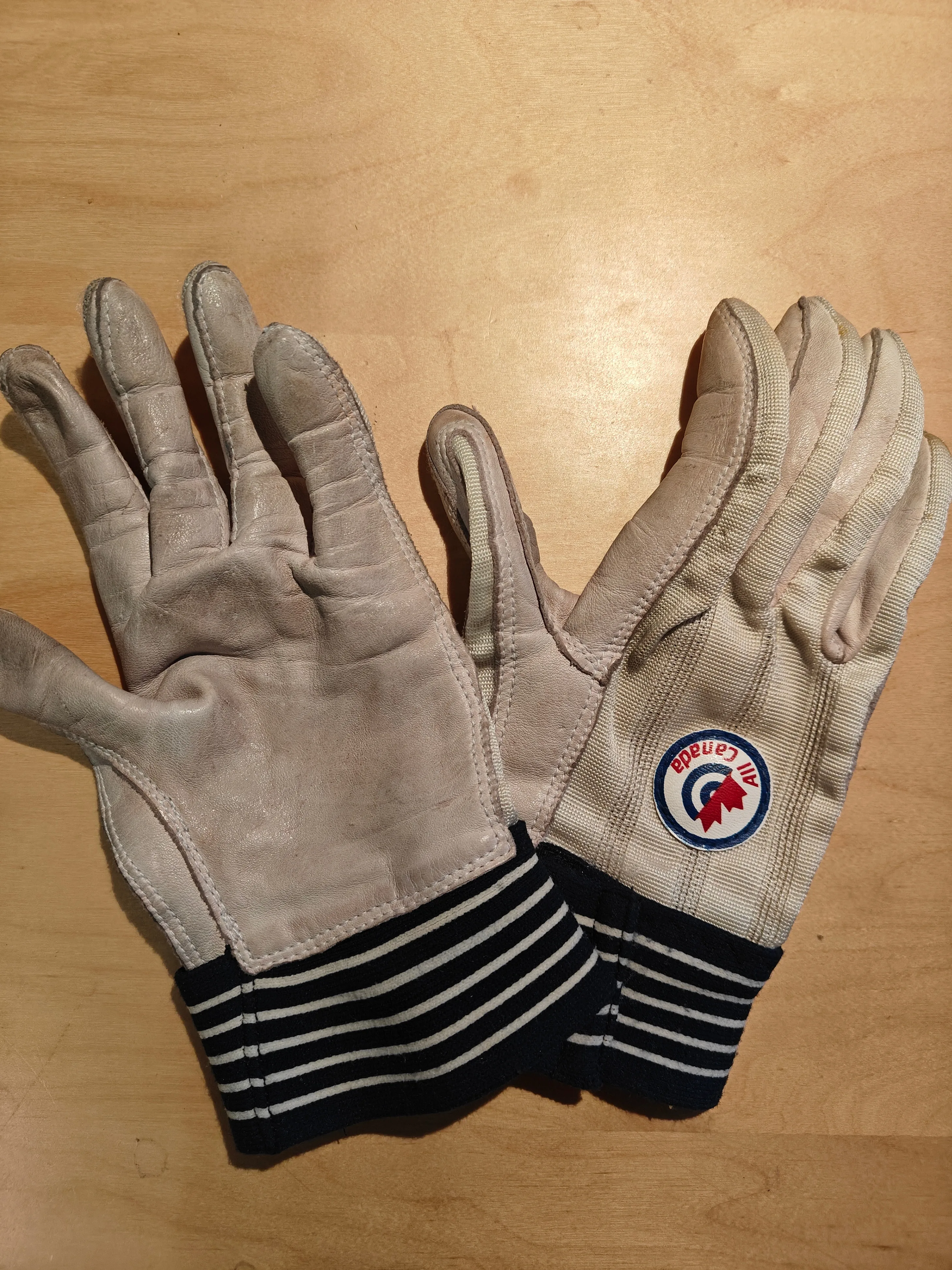 All Canada men's curling gloves