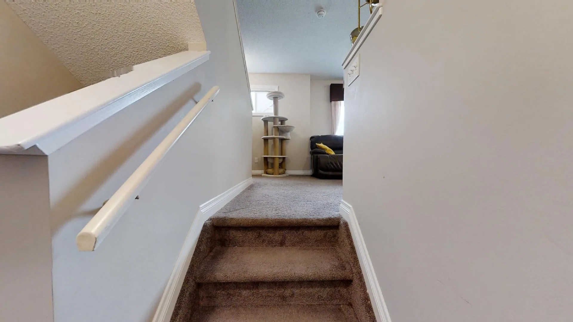 18-12050 17 Avenue SW image indicator(5)