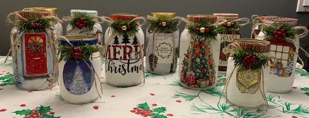 Beautiful Hand Decorated Glass Christmas Jars with Lights image indicator(3)