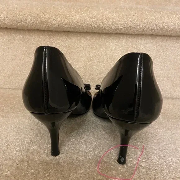 Salvatore Ferragamo Vara Bow Open Toes Leather Low Heel Shoes image indicator(7)