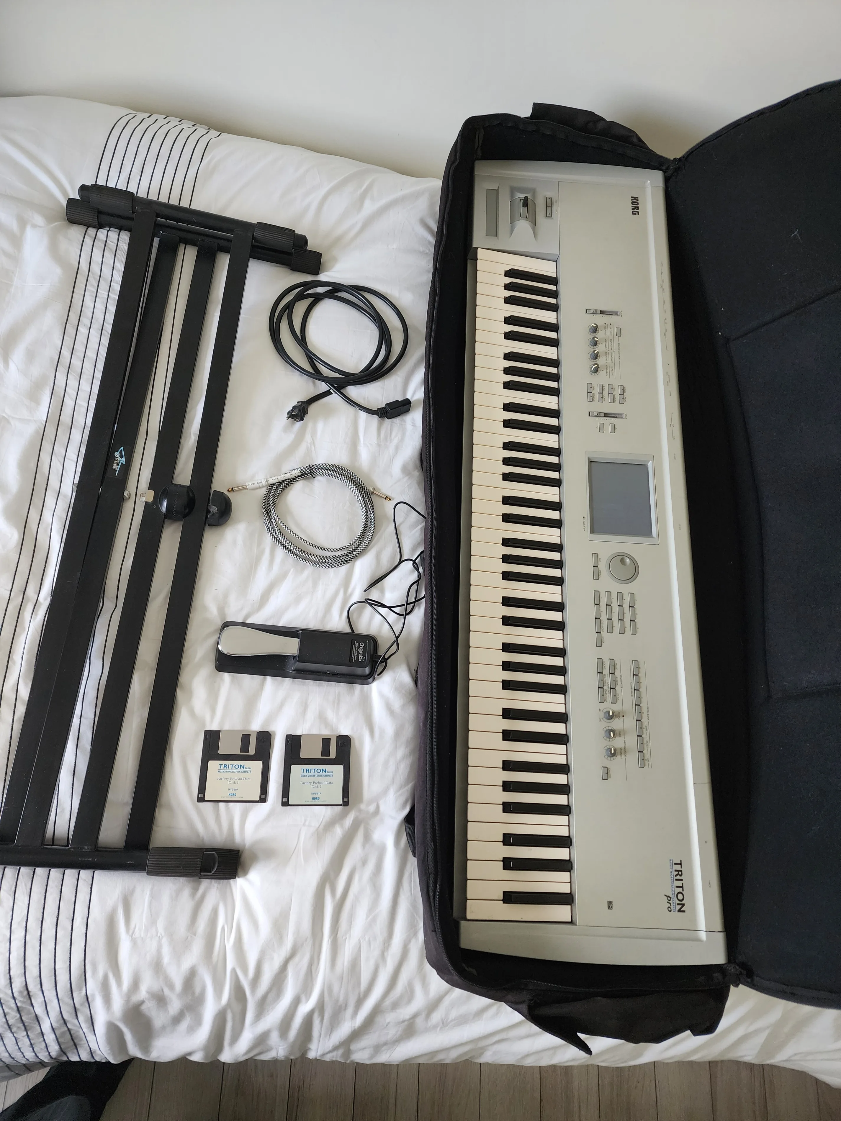 KORG Triton Pro 76 Key Synthesizer Keyboard Piano