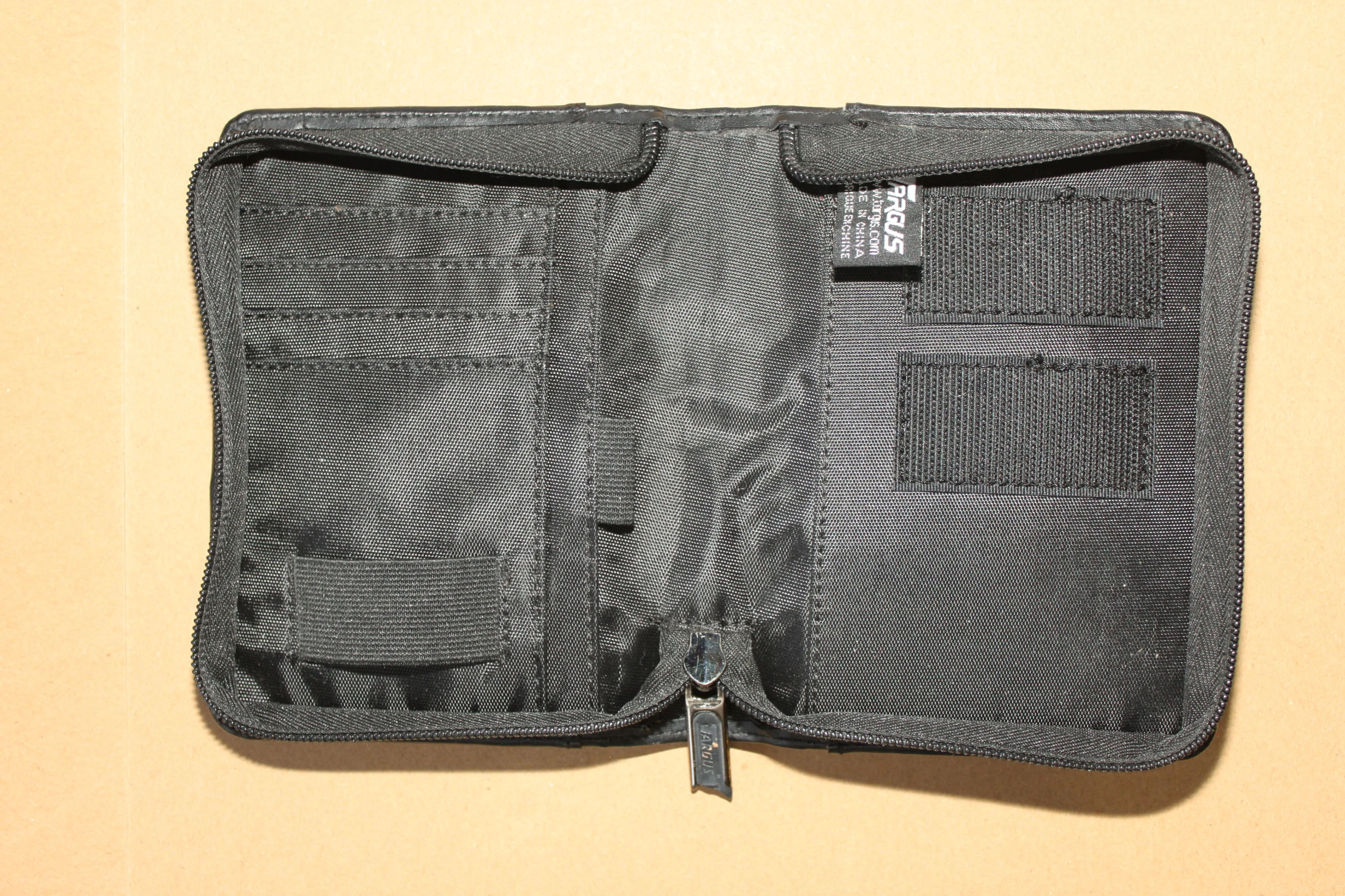 Targus zippered case image indicator(3)