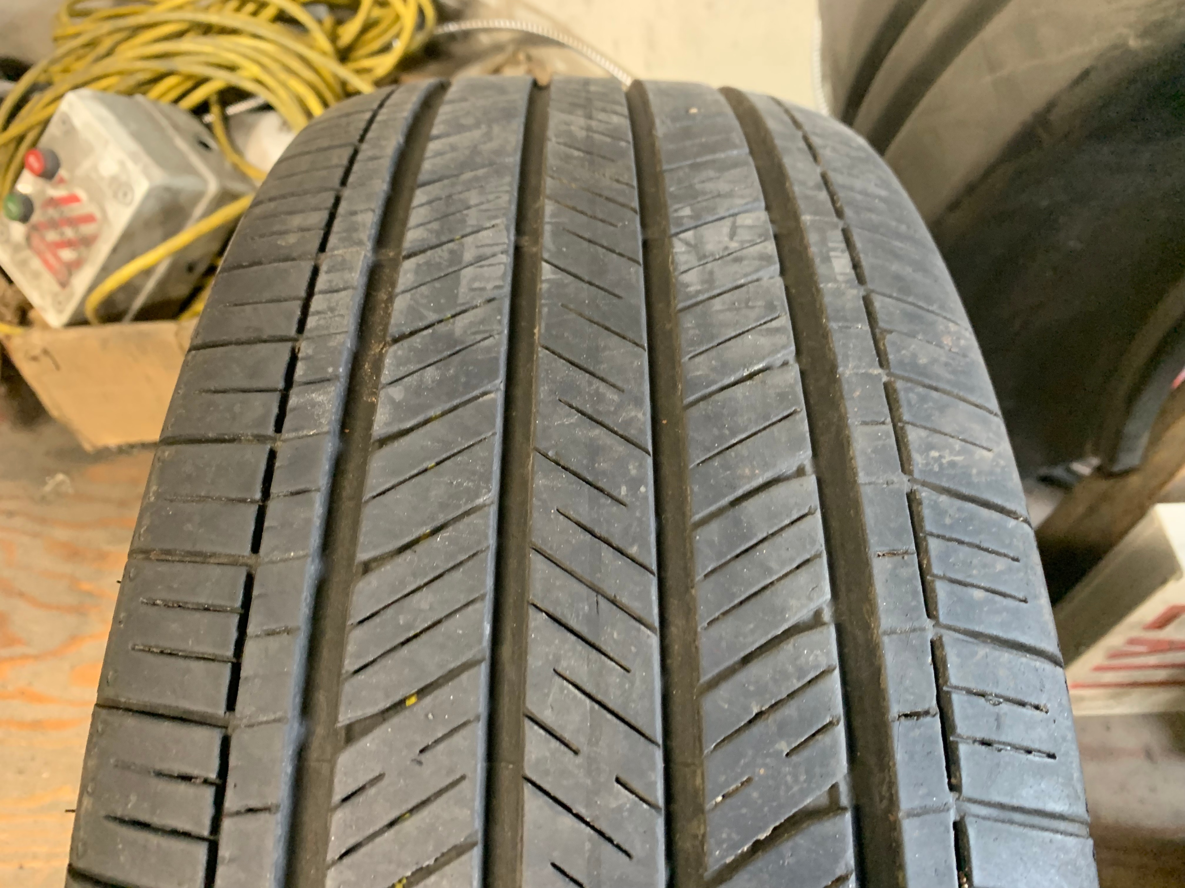 1 X single 235/55/19 M+S 101H Goodyear Assurance Finesse 70% - photo 3