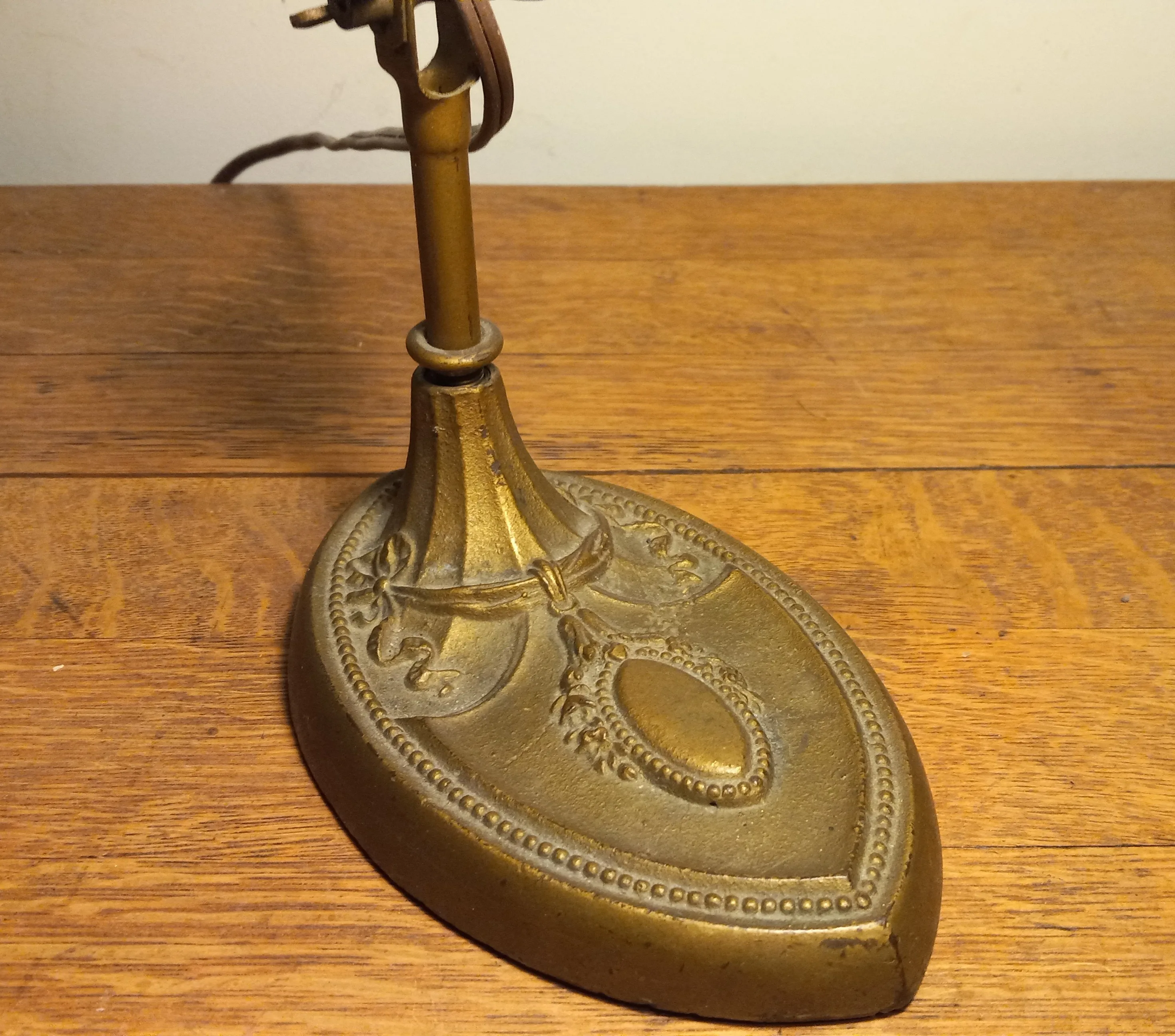 Brass Antique Lamp image indicator(2)