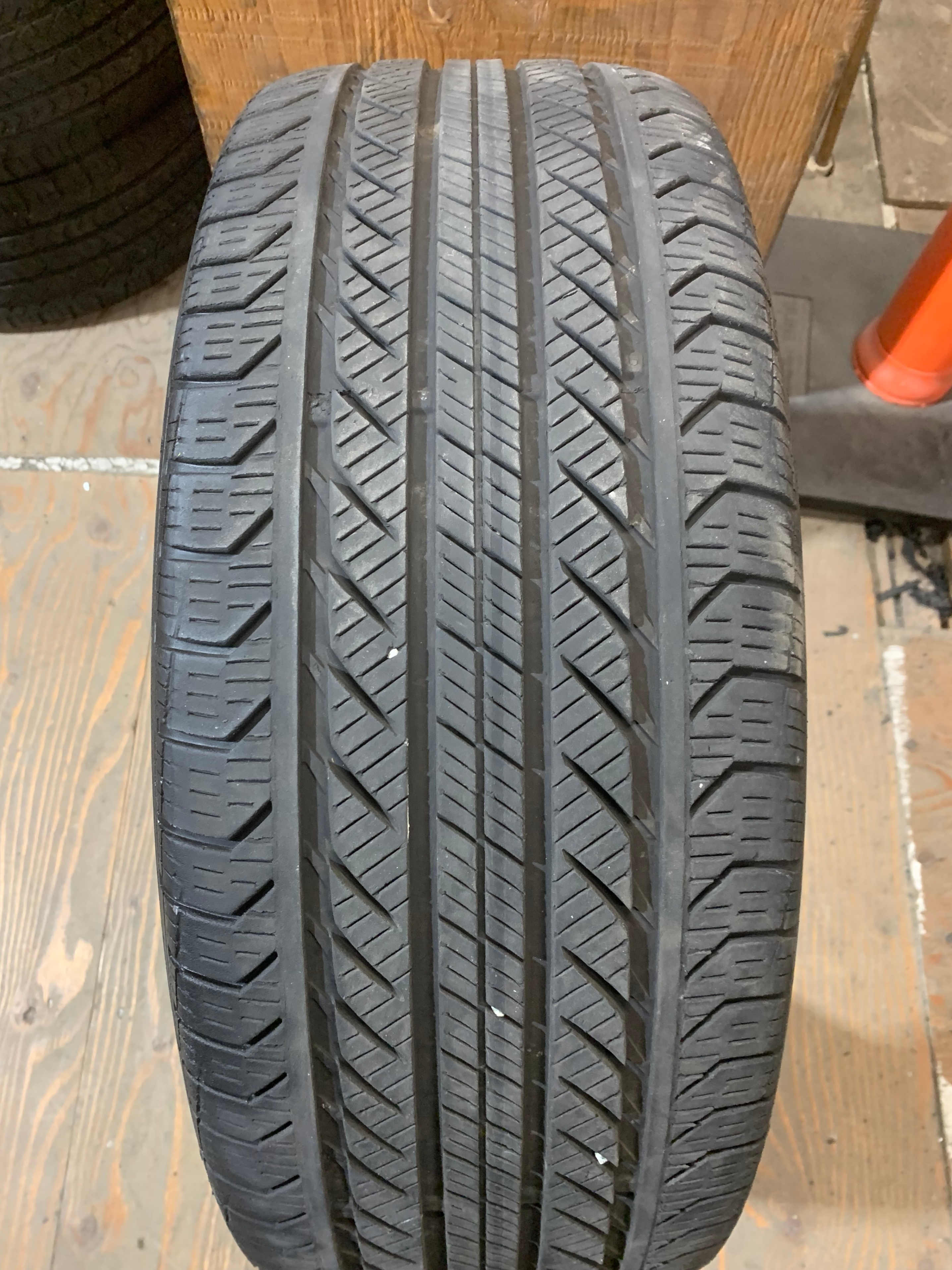 1 X single 235/50/19 M+S 103T Continental pro contact GX SSR RFT