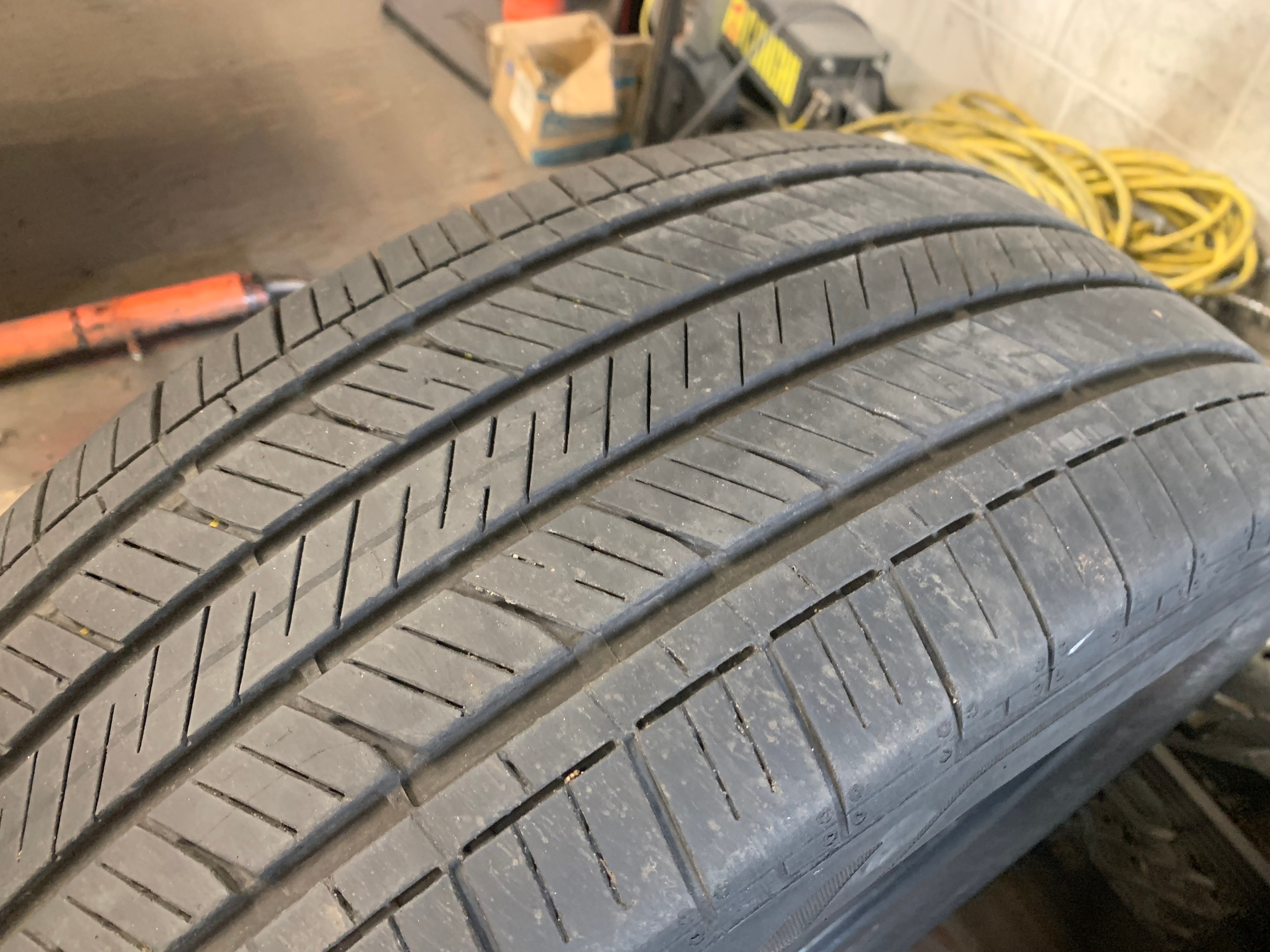 1 X single 235/55/19 M+S 101H Goodyear Assurance Finesse 70% - photo 4