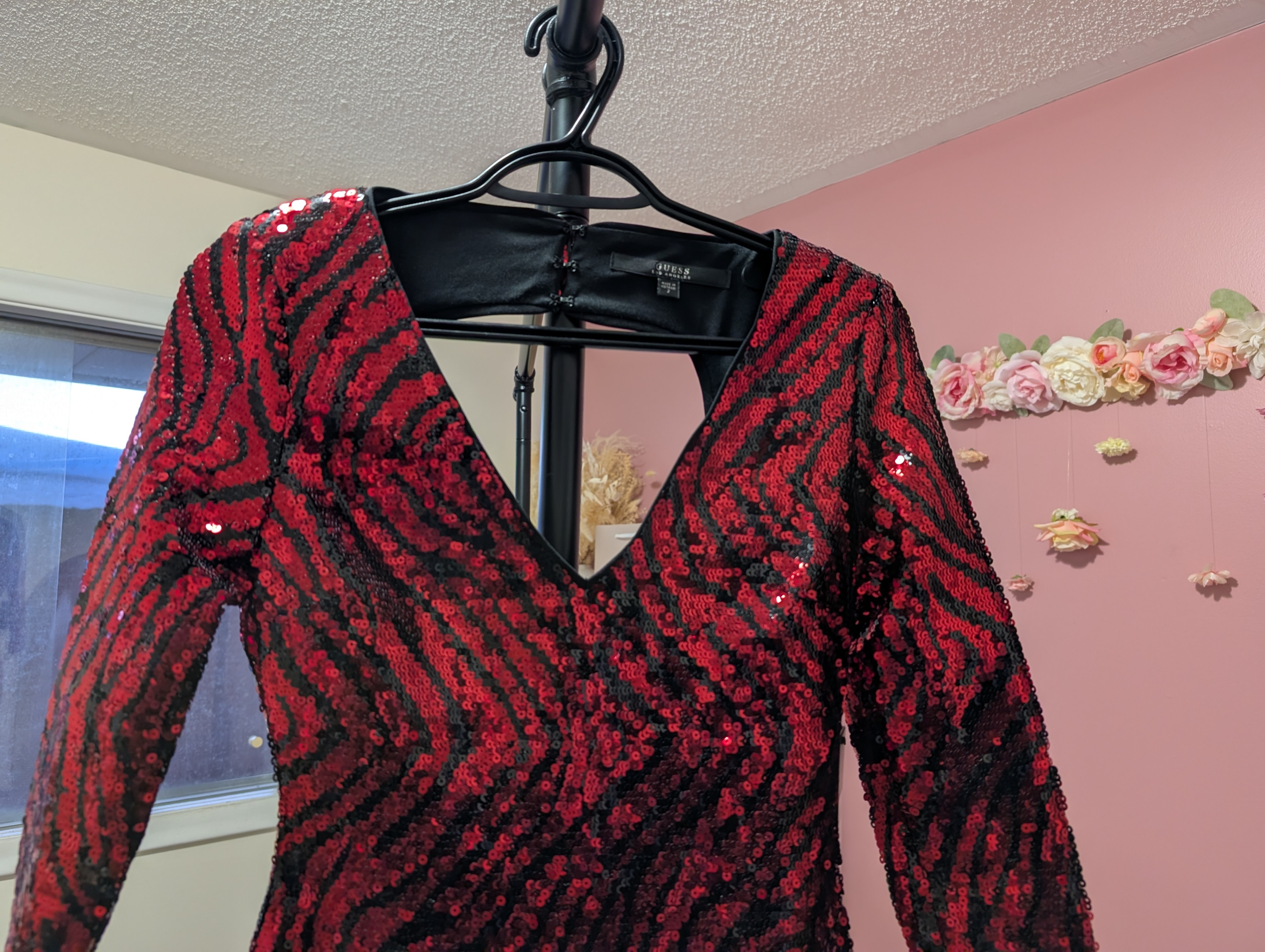 Size 2 GUESS Red & Black Sequin Dress - photo 2