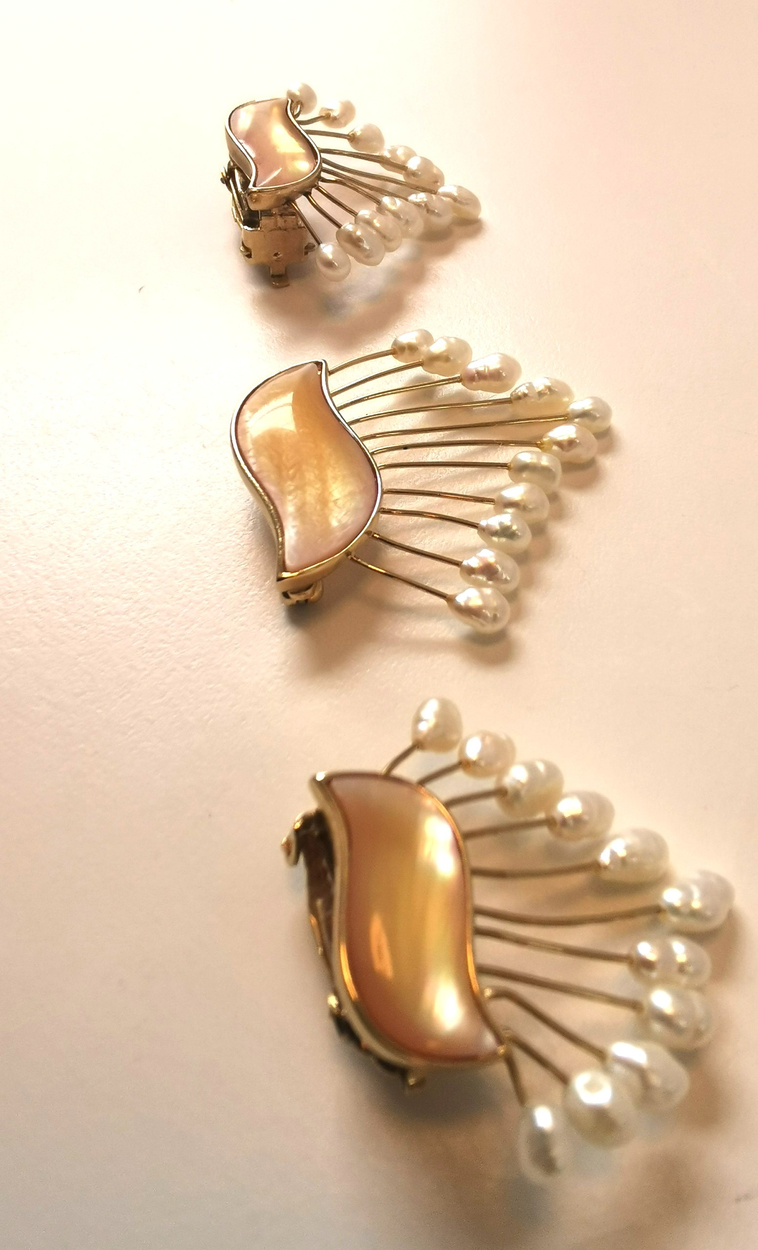 Butler Vintage Brooch and Clip On Earrings: Mother of Pearl 80s - photo 2