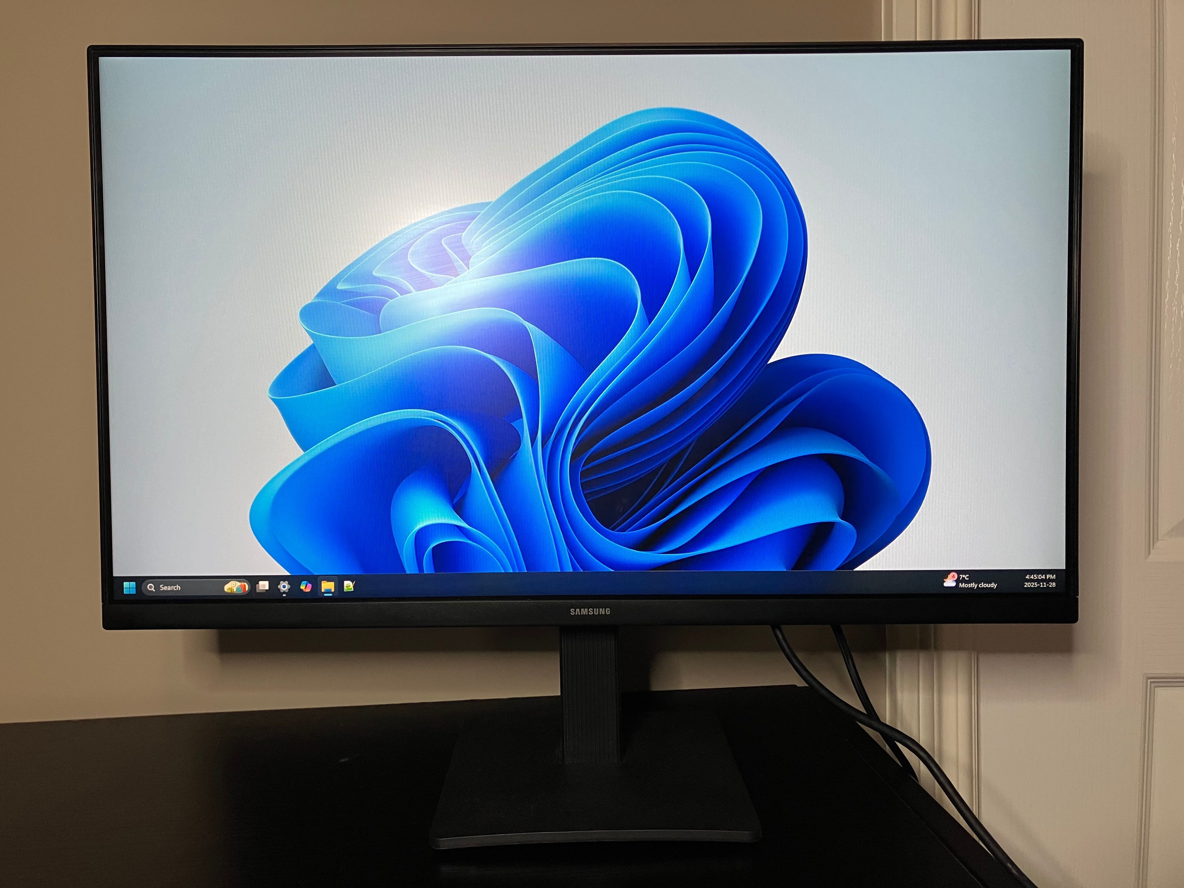 Samsung 24" Monitor, Moving Out Sale #Cleanout