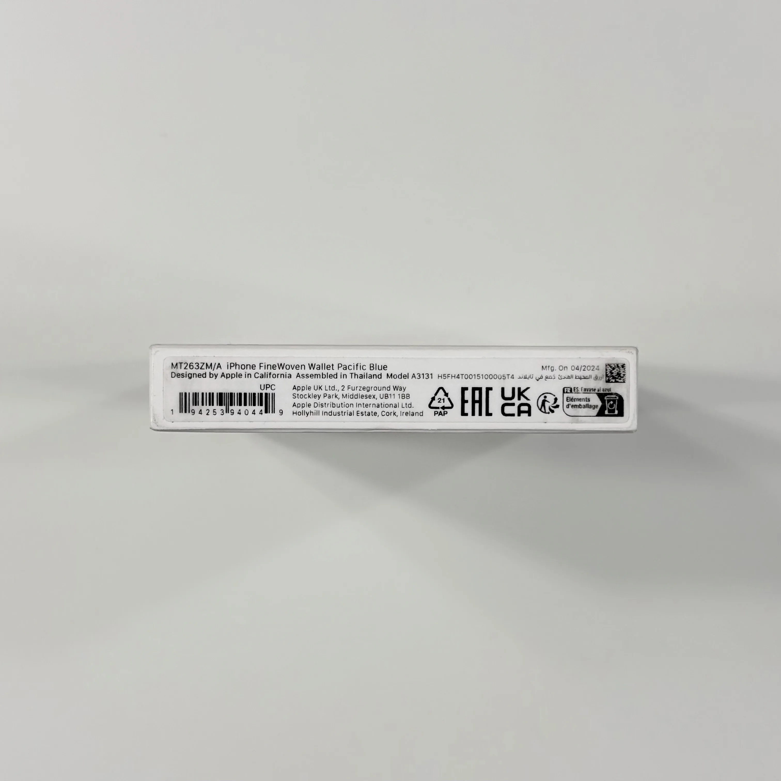 Genuine Apple iPhone FineWoven Wallet with MagSafe Pacific Blue image indicator(3)