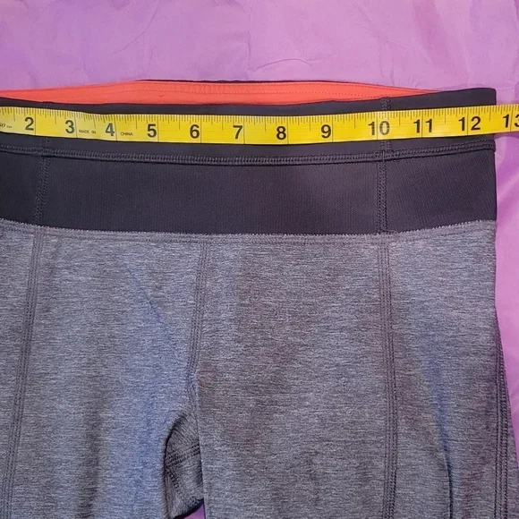 Lululemon Crop Leggings - Size 4 - photo 4