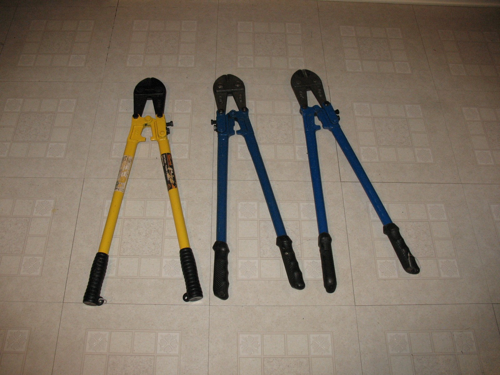 Three 24 Inch Bolt Cutters - photo 3