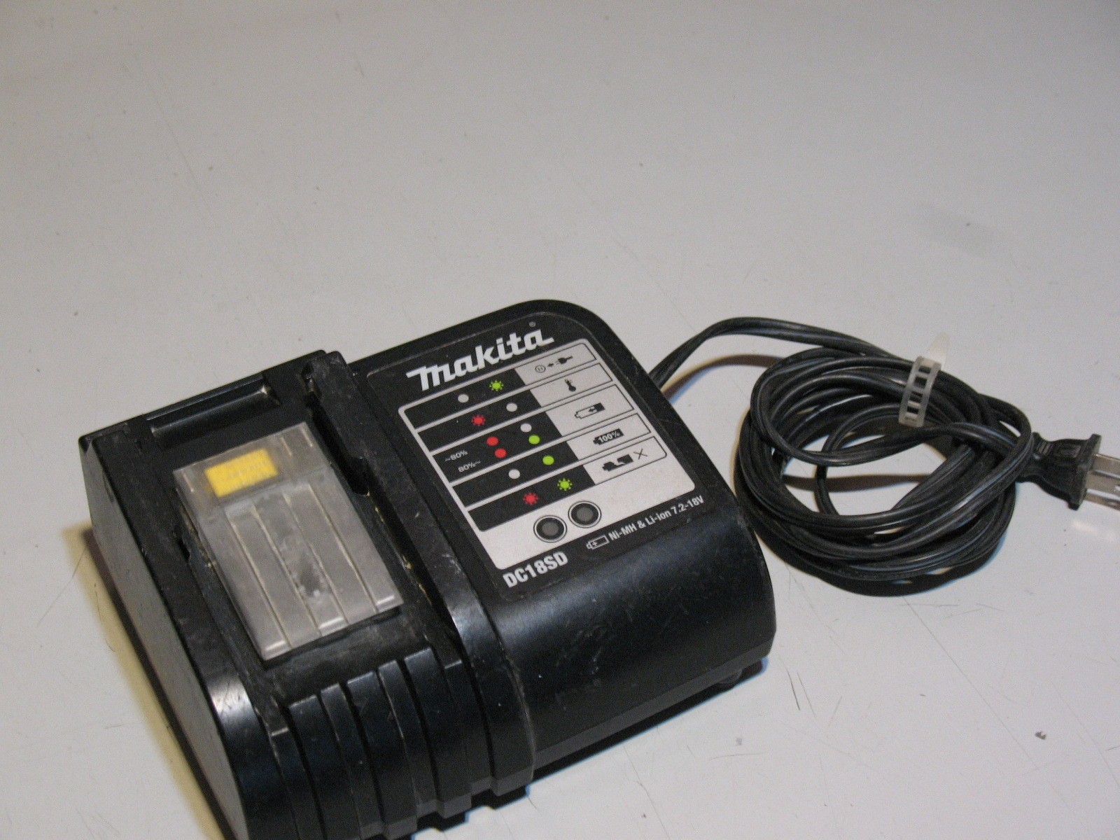 Makita, DeWalt, and Ridgid 18 Volt Battery Chargers - photo 4