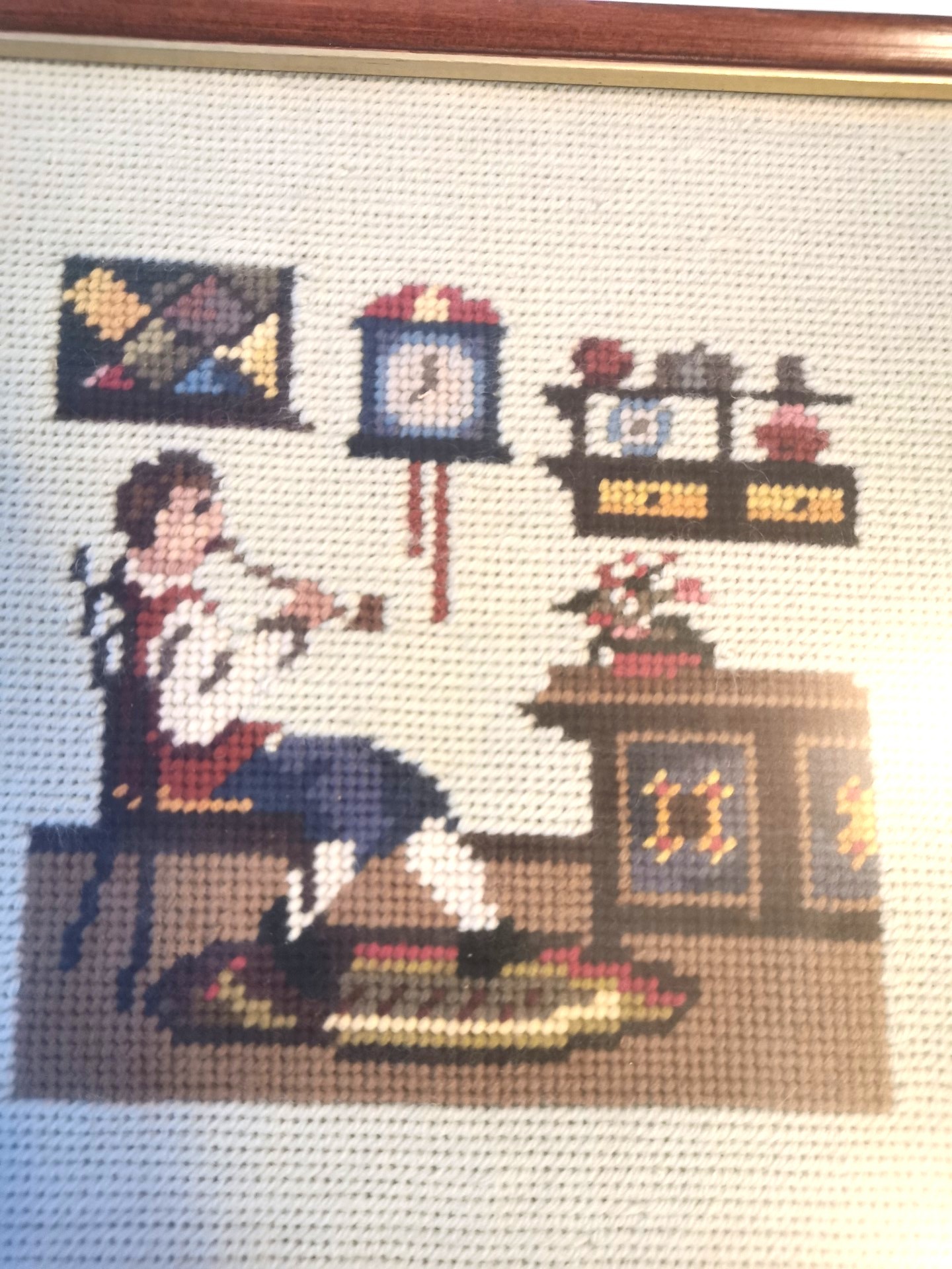 1960s Framed Needlepoint - Colonial Man & Woman Spinning Wheel - photo 3