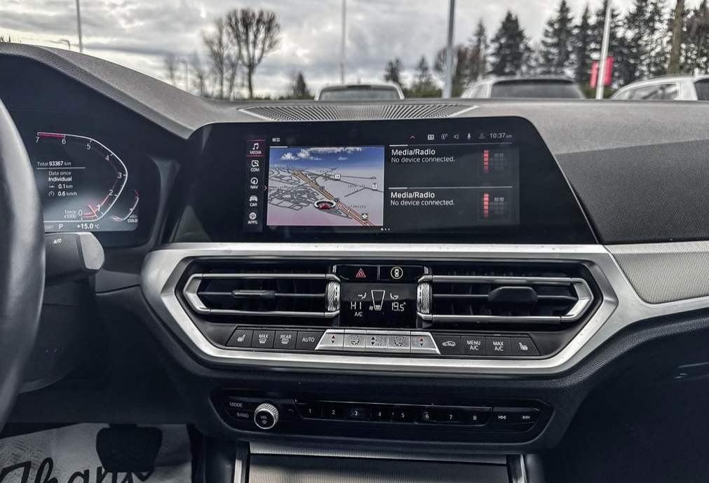2021 BMW 3-Series 330i Xdrive - photo 5