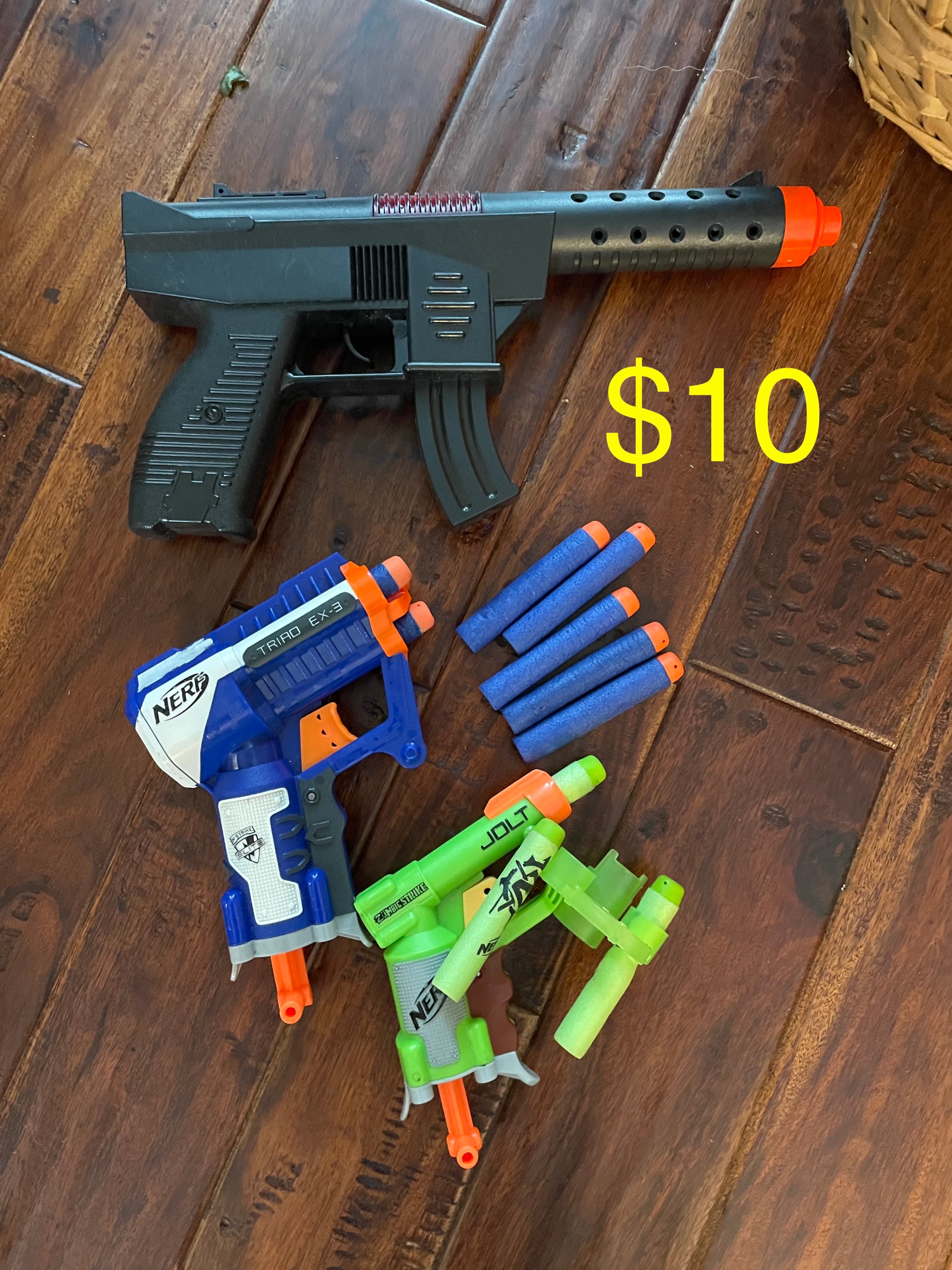 Nerf Guns & Plastic Toy Gun